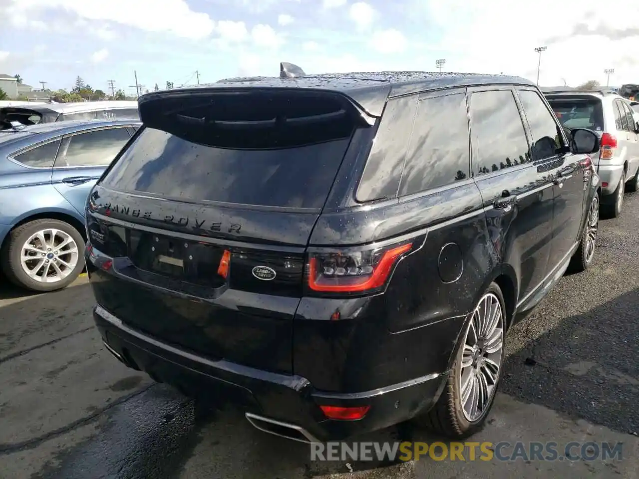 4 Photograph of a damaged car SALWV2SE5LA886131 LAND ROVER RANGEROVER 2020