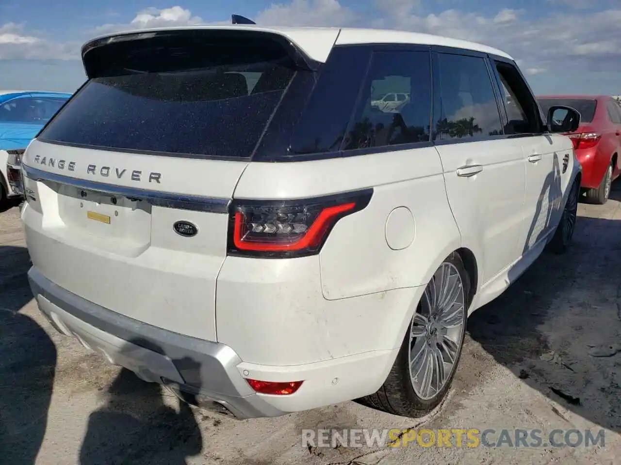 4 Photograph of a damaged car SALWV2SE9LA729489 LAND ROVER RANGEROVER 2020