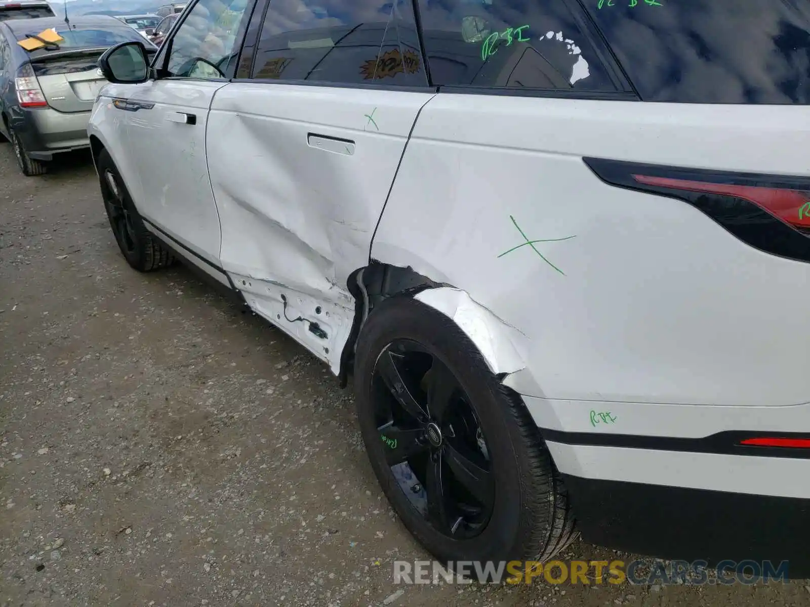 9 Photograph of a damaged car SALYB2EX0LA262204 LAND ROVER RANGEROVER 2020