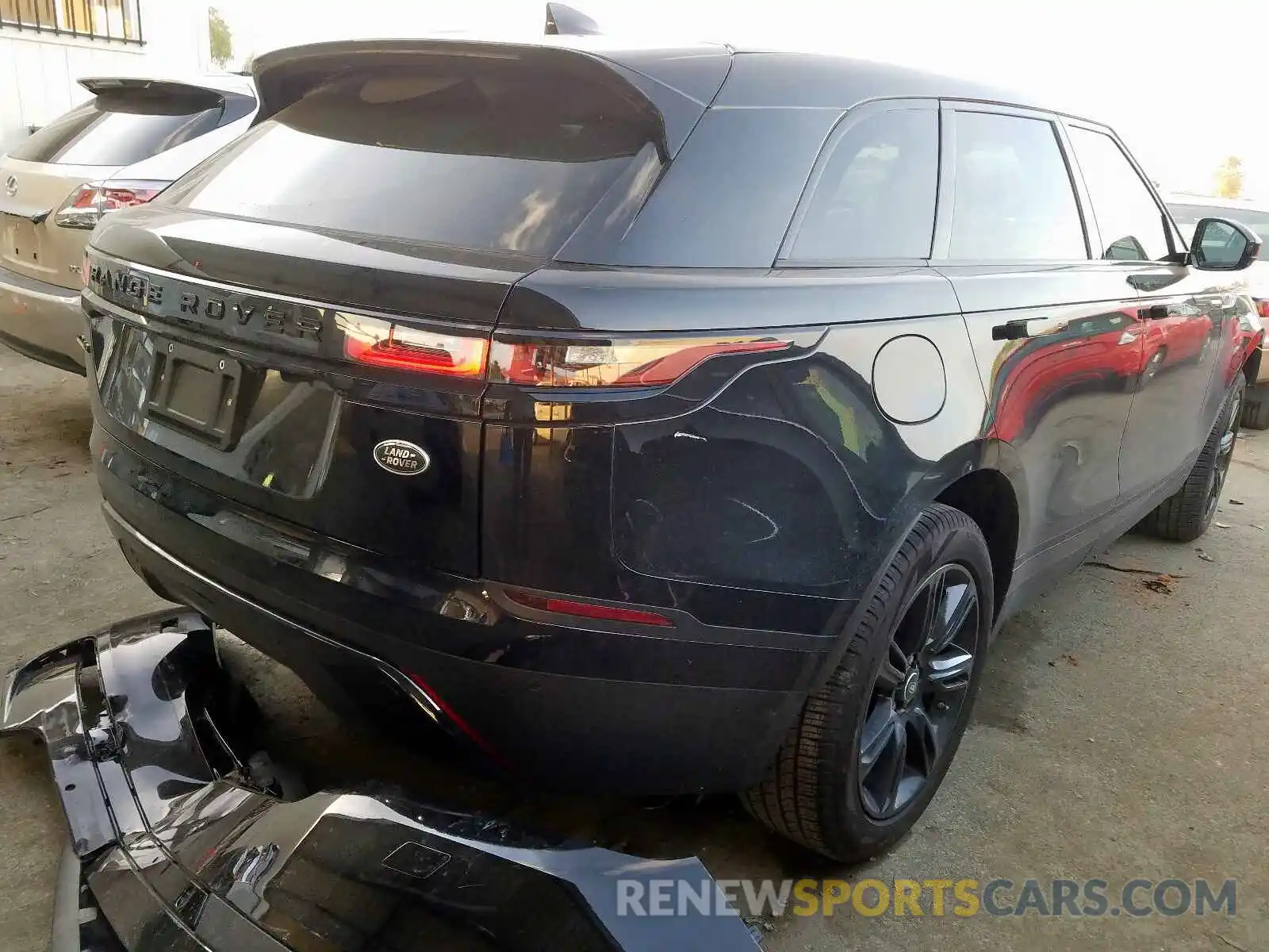 4 Photograph of a damaged car SALYB2EX3LA242917 LAND ROVER RANGEROVER 2020