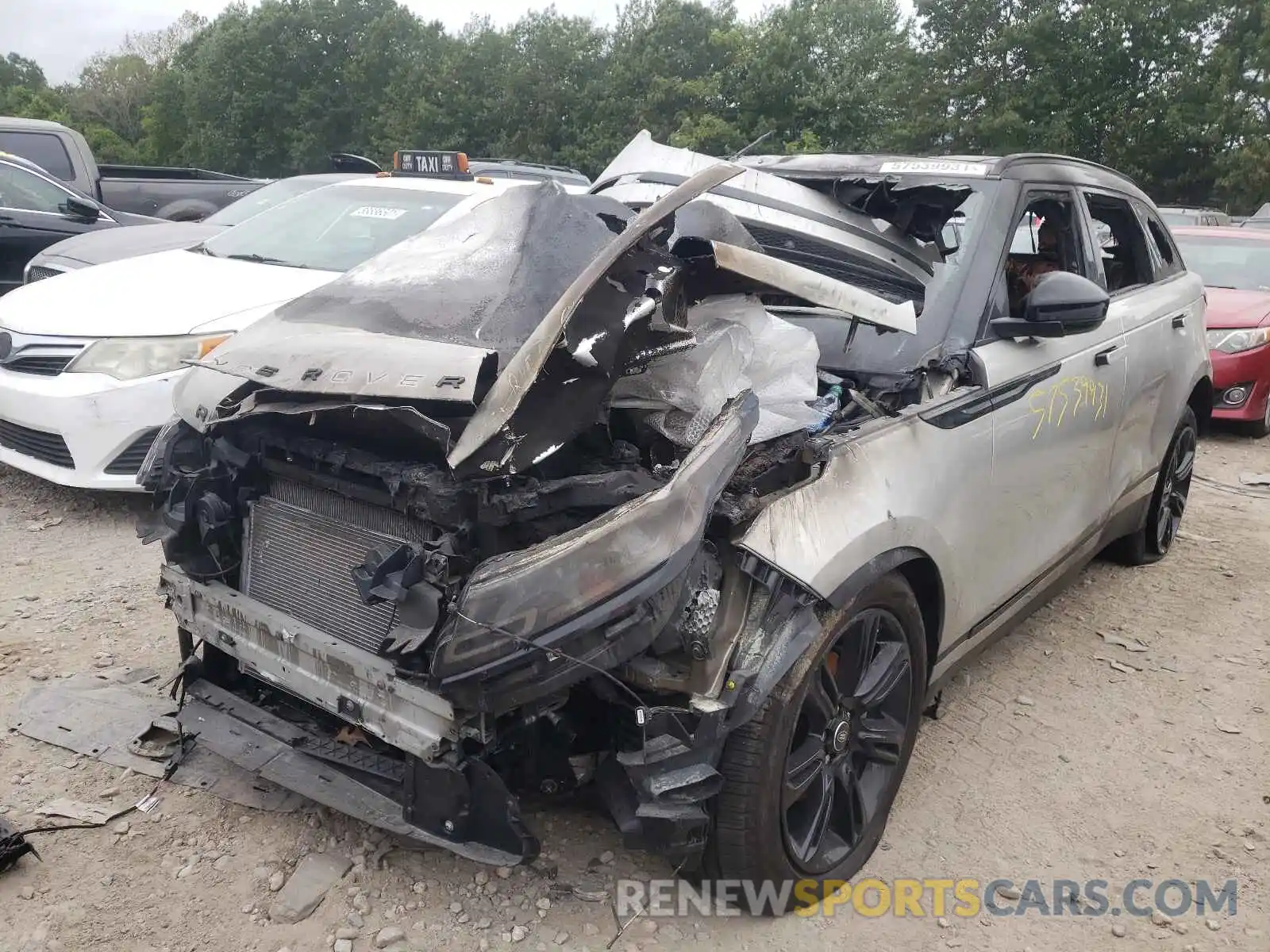 2 Photograph of a damaged car SALYB2EX3LA243520 LAND ROVER RANGEROVER 2020