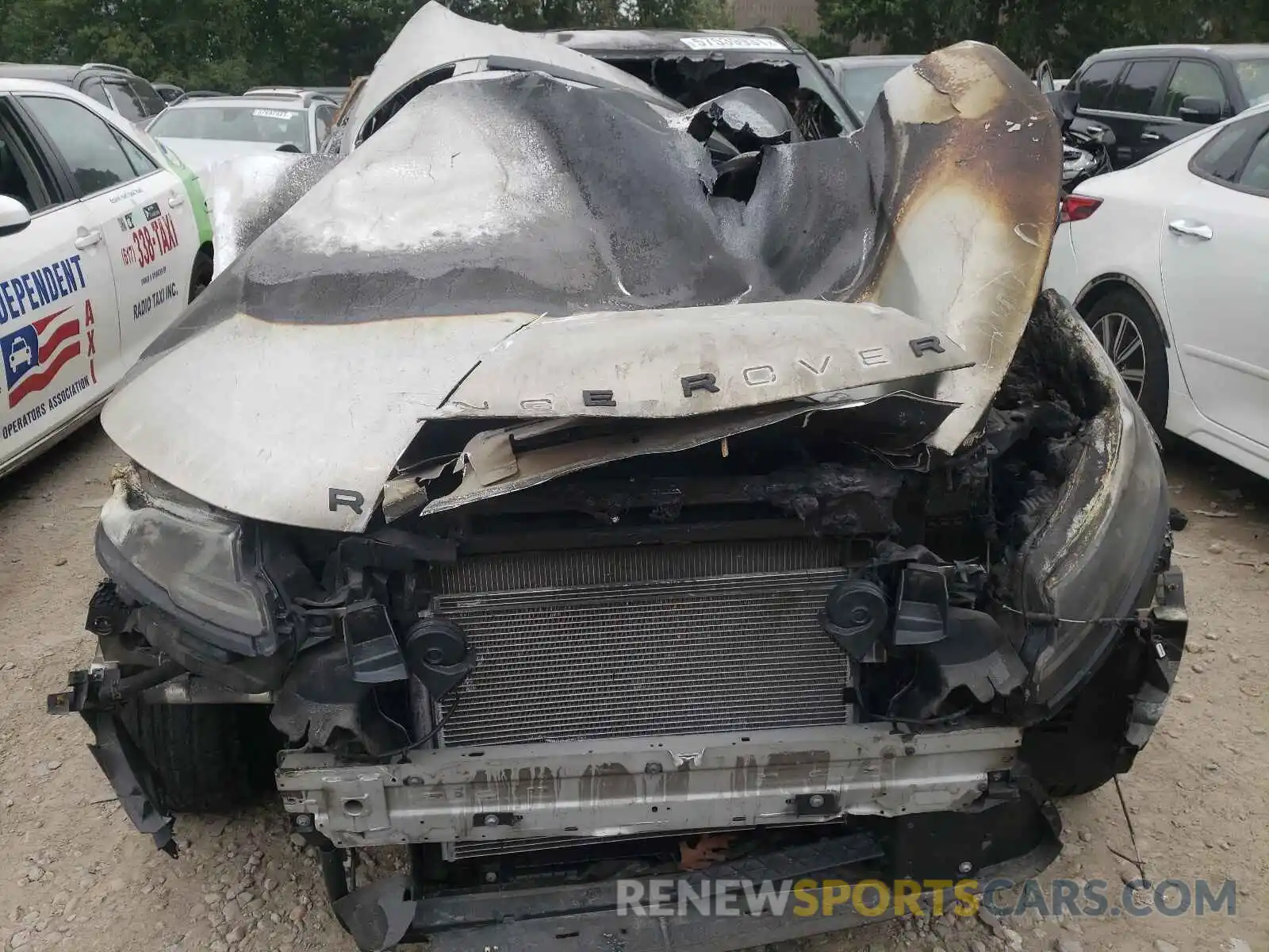 9 Photograph of a damaged car SALYB2EX3LA243520 LAND ROVER RANGEROVER 2020