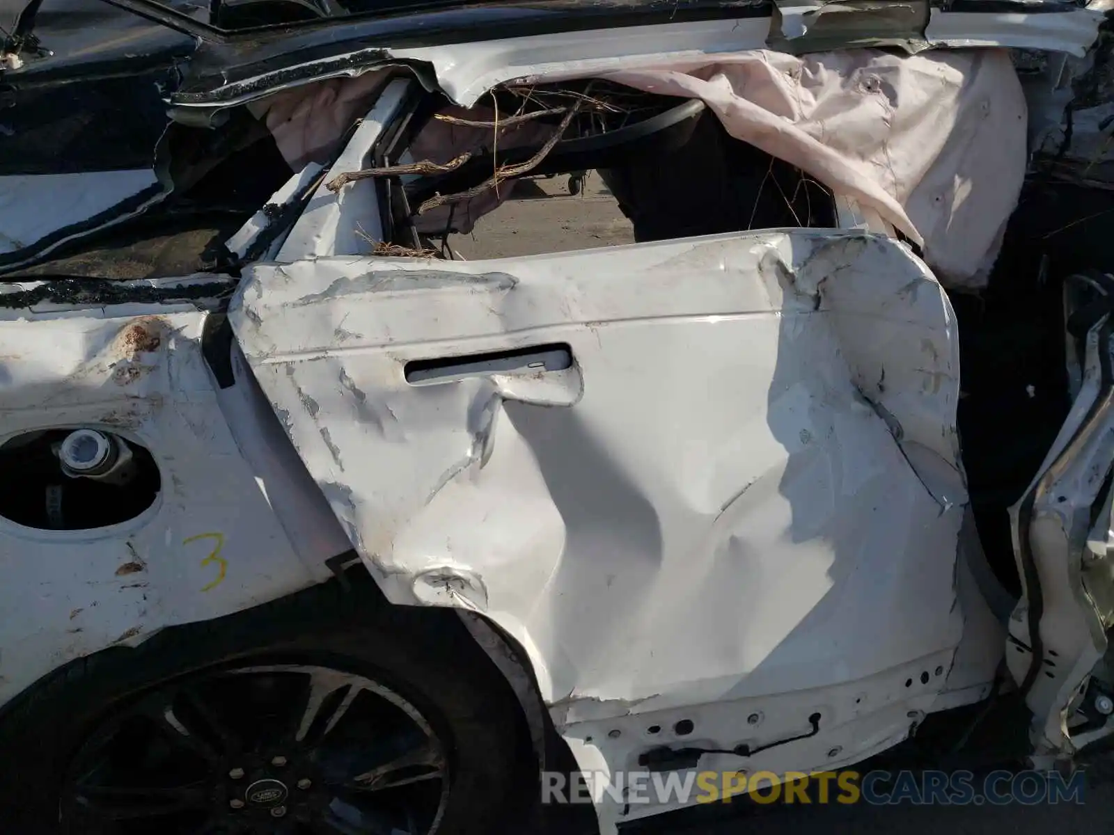 6 Photograph of a damaged car SALYB2EX3LA285718 LAND ROVER RANGEROVER 2020