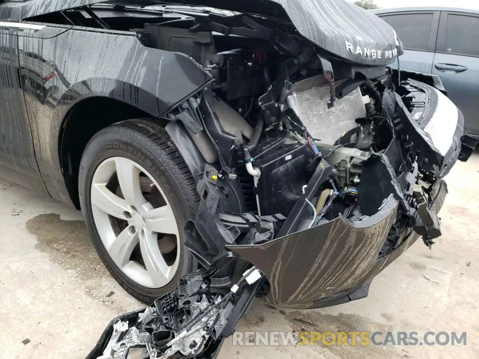 9 Photograph of a damaged car SALYB2EX4LA256017 LAND ROVER RANGEROVER 2020