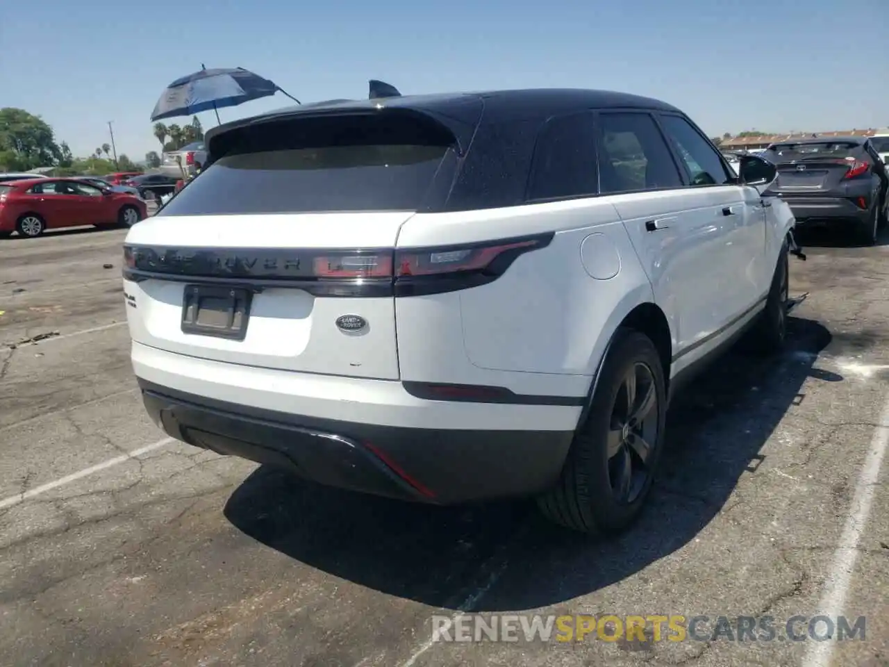 4 Photograph of a damaged car SALYB2EX5LA260108 LAND ROVER RANGEROVER 2020