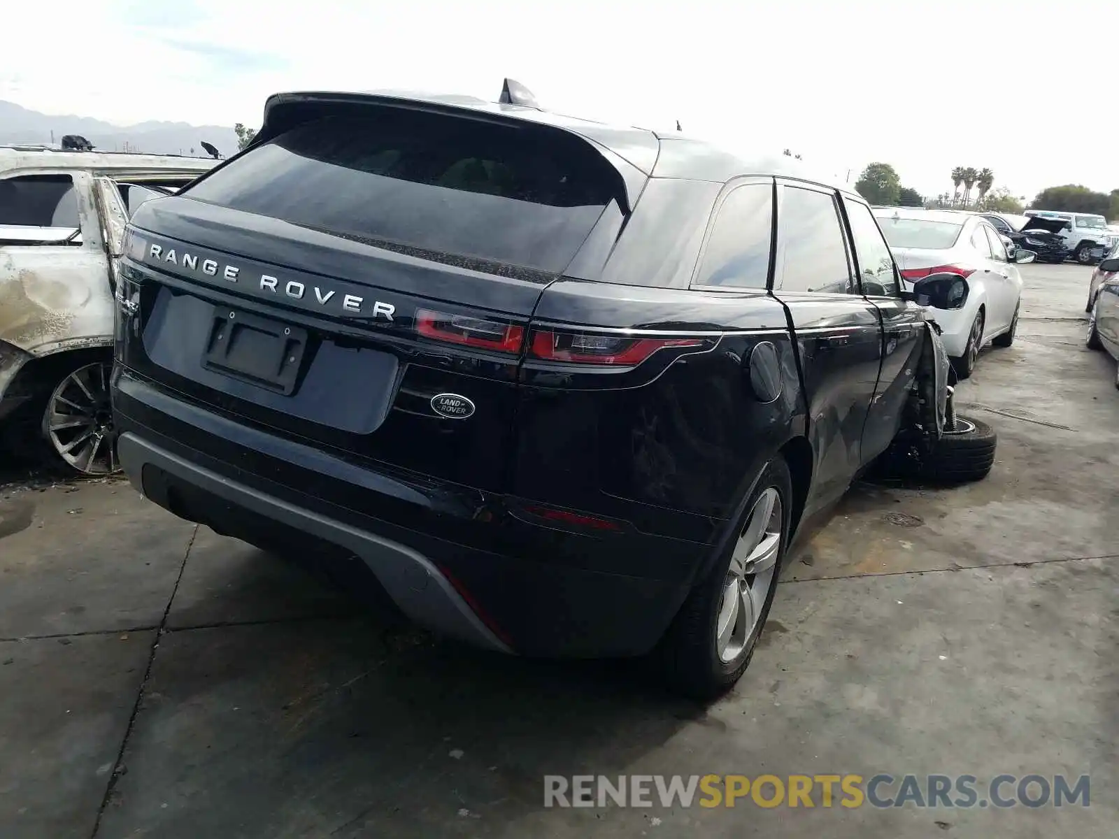 4 Photograph of a damaged car SALYB2EX6LA256892 LAND ROVER RANGEROVER 2020