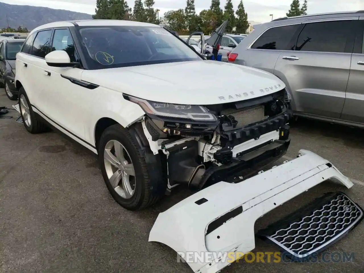 1 Photograph of a damaged car SALYB2EX6LA261669 LAND ROVER RANGEROVER 2020