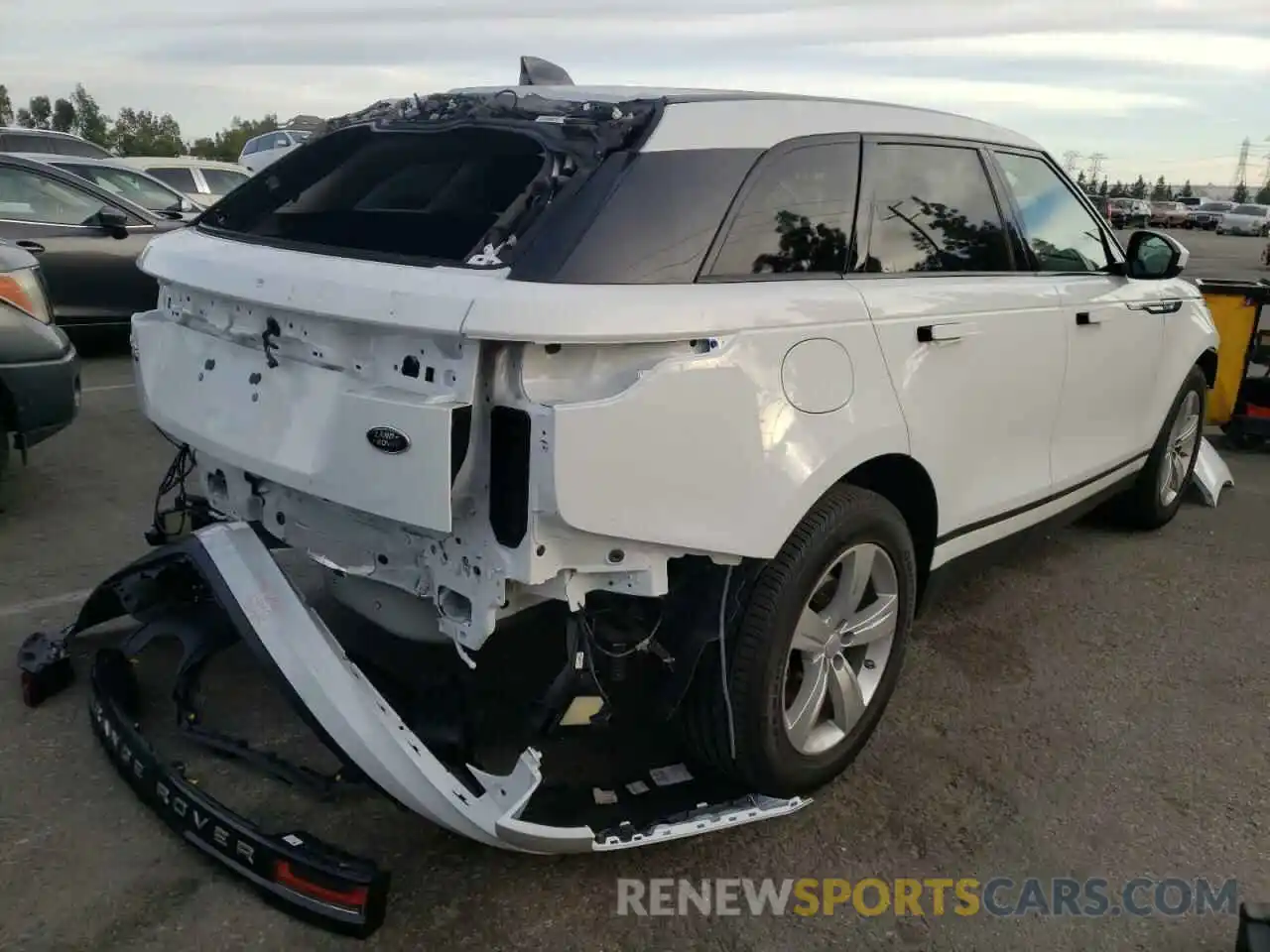 4 Photograph of a damaged car SALYB2EX6LA261669 LAND ROVER RANGEROVER 2020