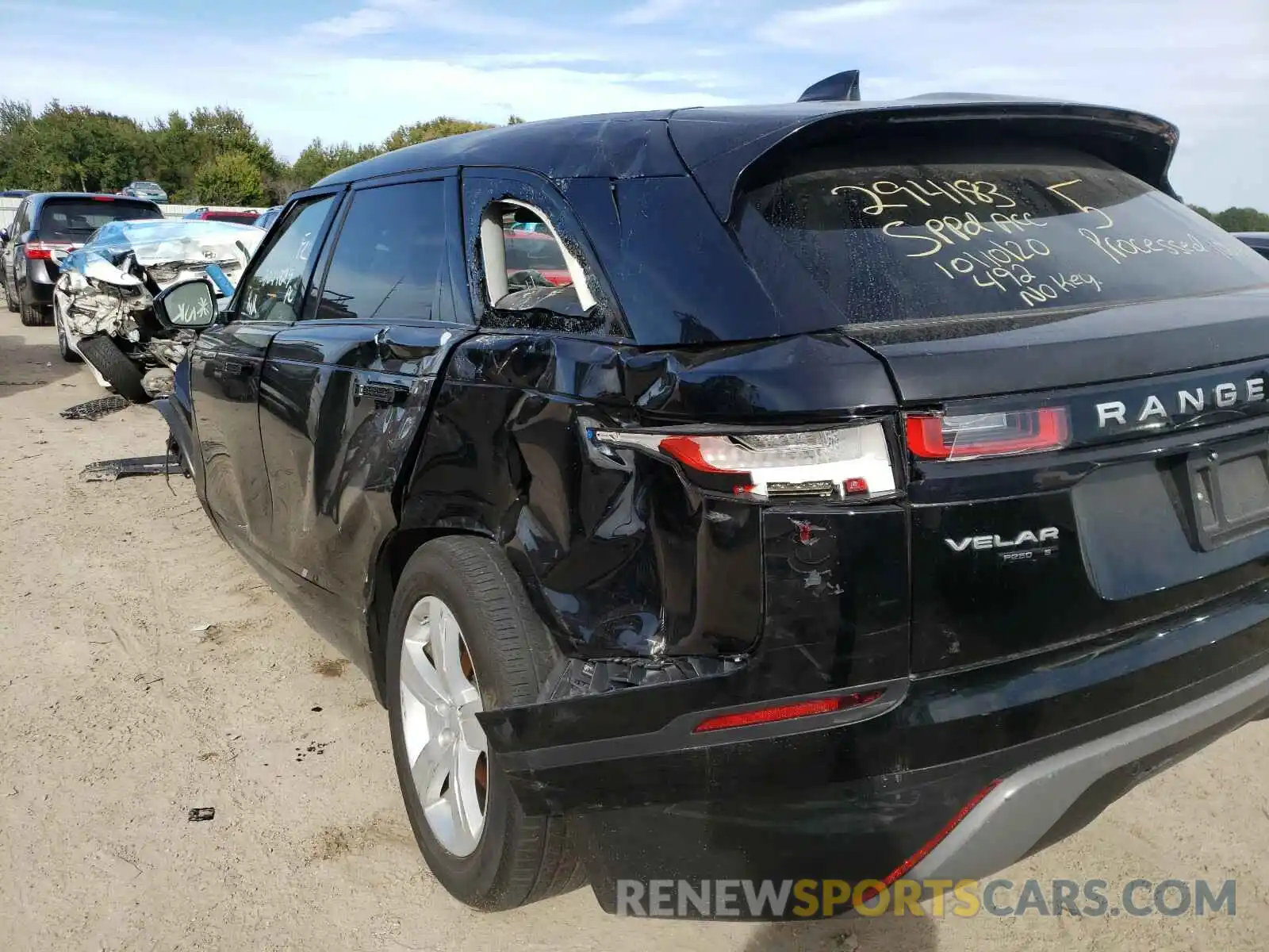 10 Photograph of a damaged car SALYB2EX7LA251815 LAND ROVER RANGEROVER 2020