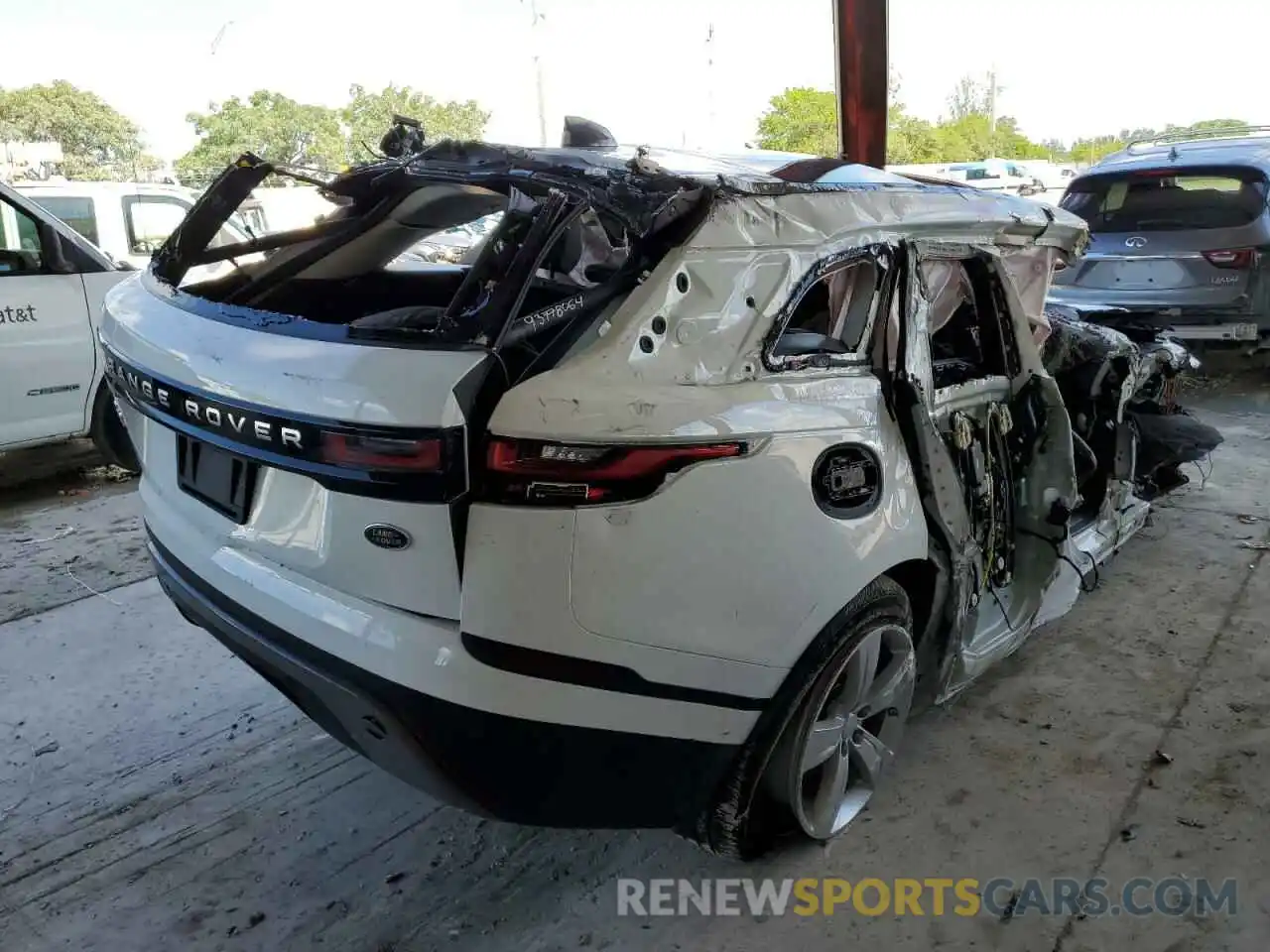 4 Photograph of a damaged car SALYB2EX7LA258263 LAND ROVER RANGEROVER 2020