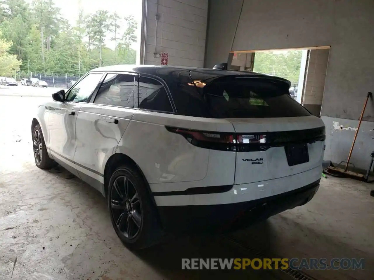 3 Photograph of a damaged car SALYB2EX7LA276102 LAND ROVER RANGEROVER 2020