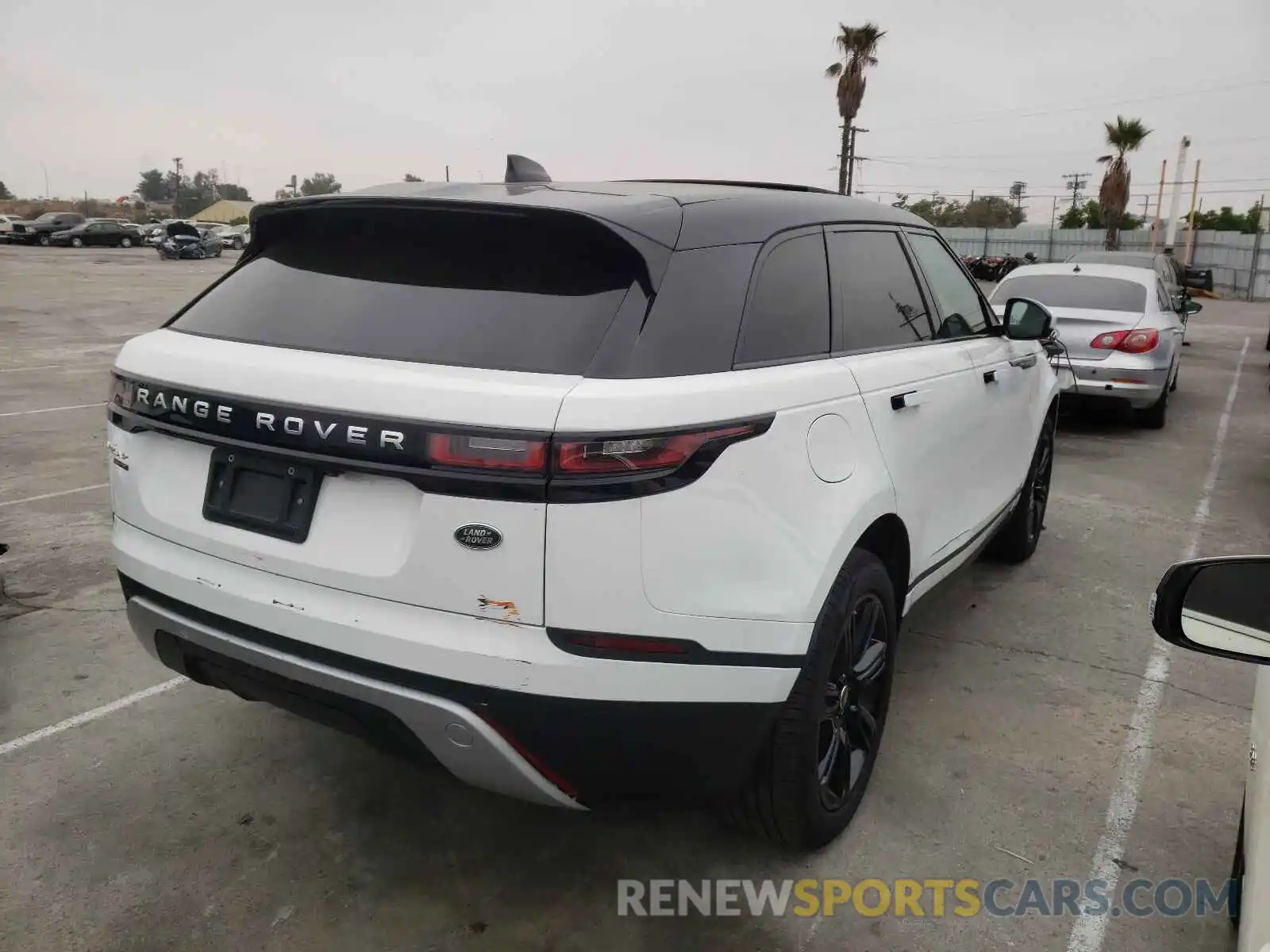 4 Photograph of a damaged car SALYB2FV6LA254864 LAND ROVER RANGEROVER 2020