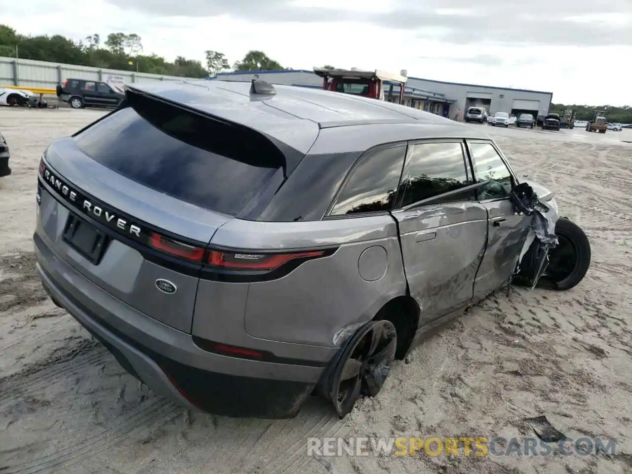 4 Photograph of a damaged car SALYB2FV9LA268242 LAND ROVER RANGEROVER 2020