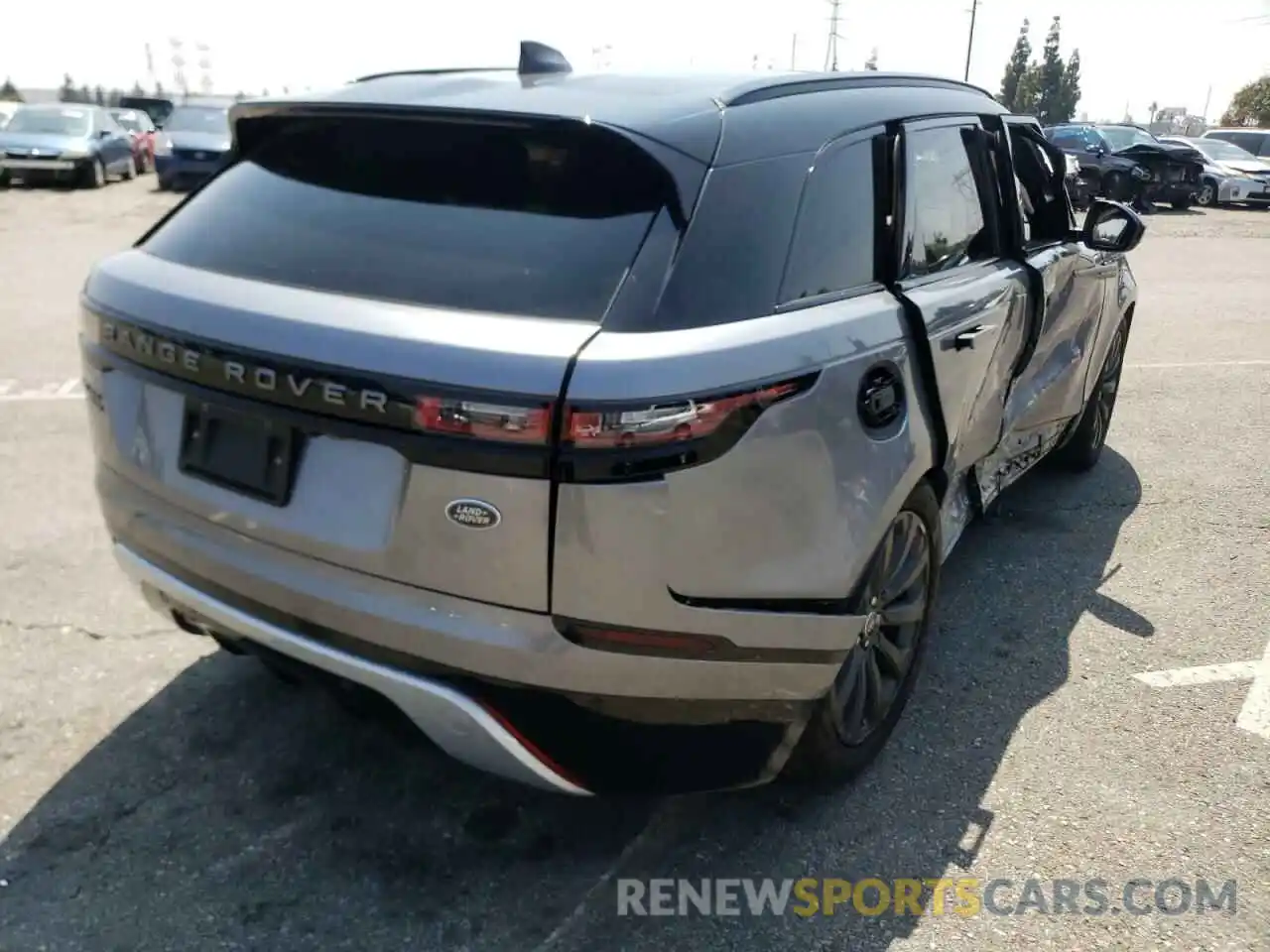 4 Photograph of a damaged car SALYK2EX5LA286000 LAND ROVER RANGEROVER 2020