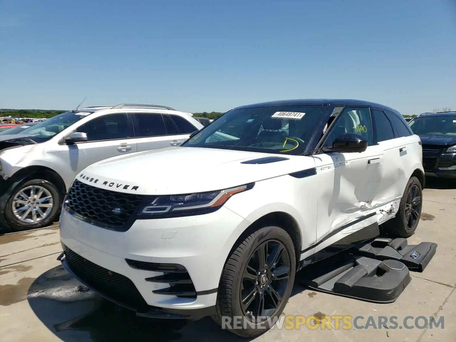 2 Photograph of a damaged car SALYK2EX6LA271151 LAND ROVER RANGEROVER 2020