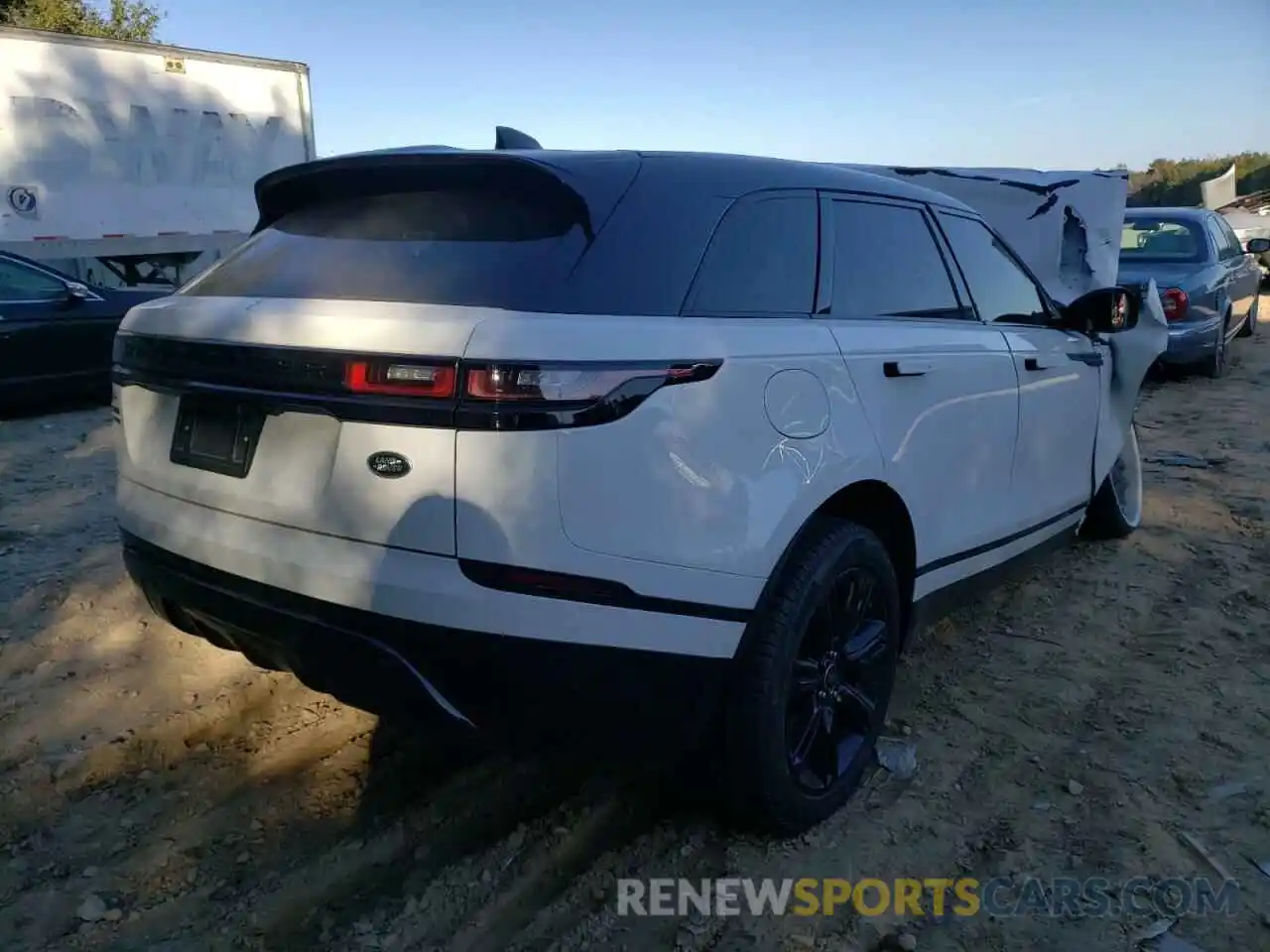 4 Photograph of a damaged car SALYK2EX6LA284935 LAND ROVER RANGEROVER 2020