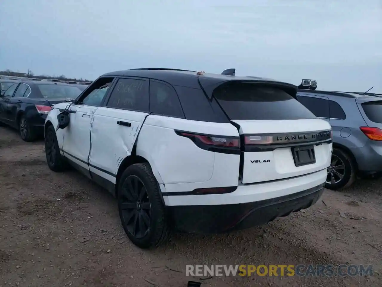 3 Photograph of a damaged car SALYK2EX6LA290783 LAND ROVER RANGEROVER 2020