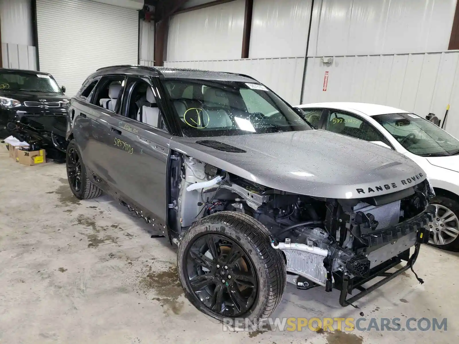 1 Photograph of a damaged car SALYK2EX7LA288833 LAND ROVER RANGEROVER 2020