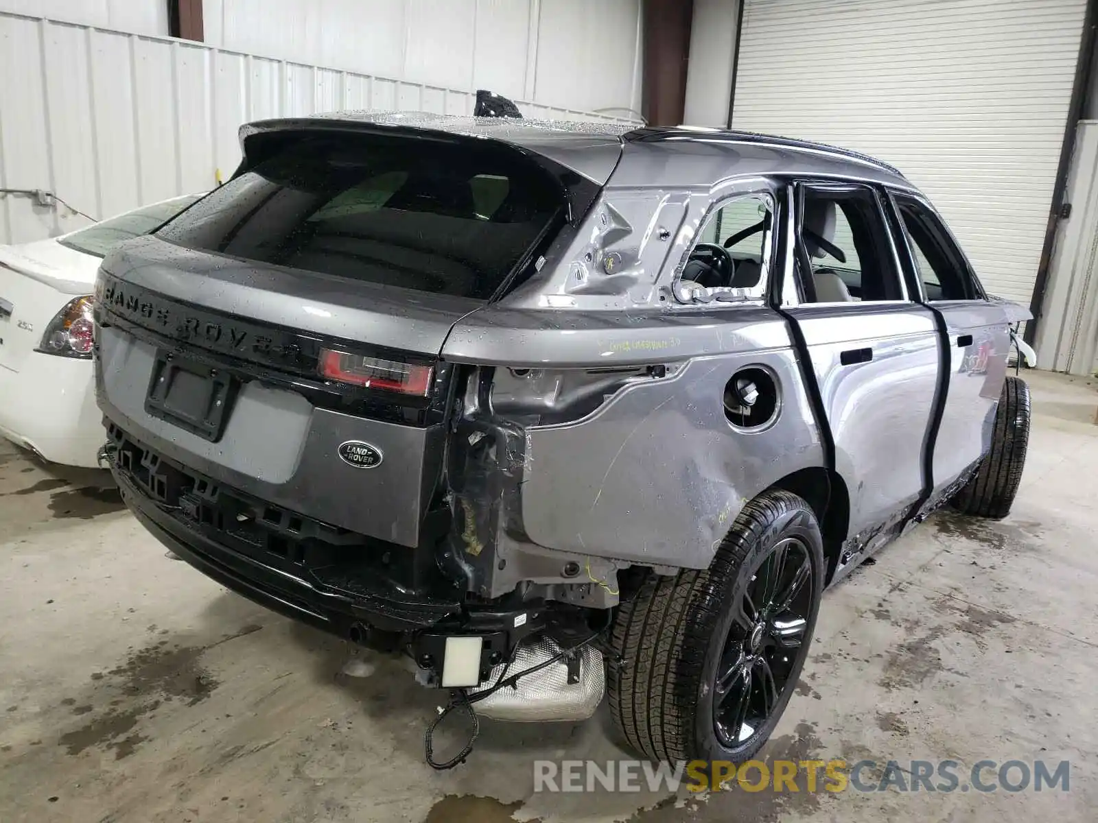 4 Photograph of a damaged car SALYK2EX7LA288833 LAND ROVER RANGEROVER 2020