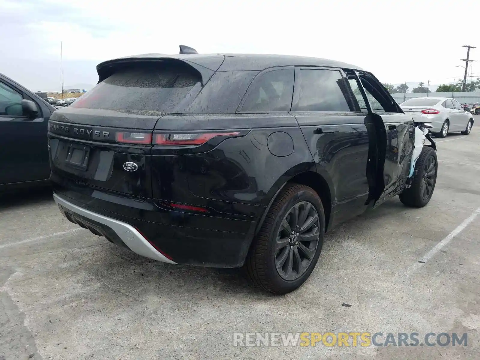 4 Photograph of a damaged car SALYK2EX7LA292686 LAND ROVER RANGEROVER 2020