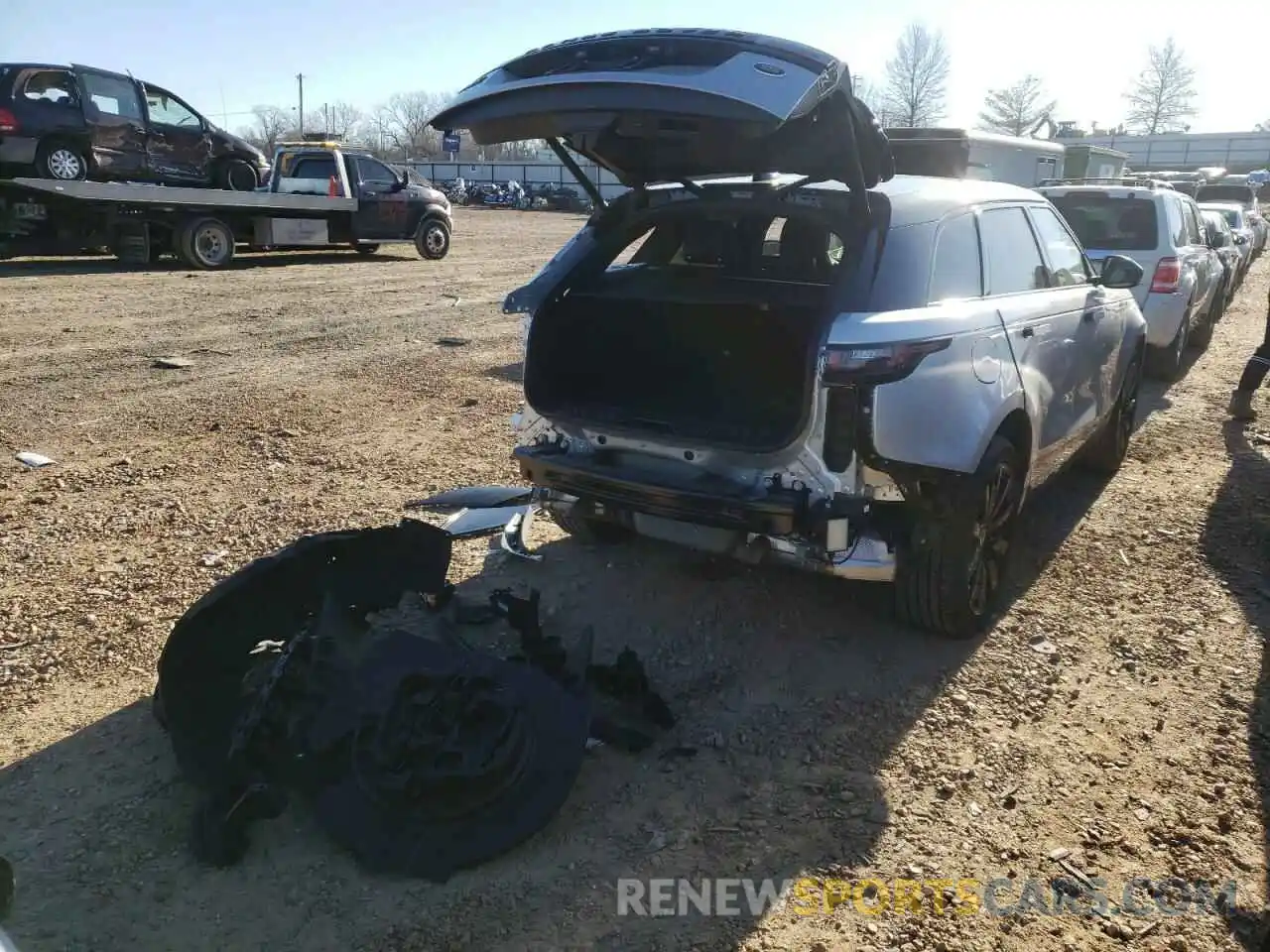 4 Photograph of a damaged car SALYK2EX8LA240208 LAND ROVER RANGEROVER 2020