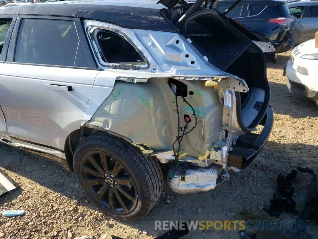 9 Photograph of a damaged car SALYK2EX8LA240208 LAND ROVER RANGEROVER 2020