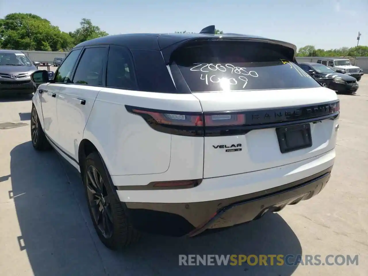 3 Photograph of a damaged car SALYK2EX8LA267490 LAND ROVER RANGEROVER 2020