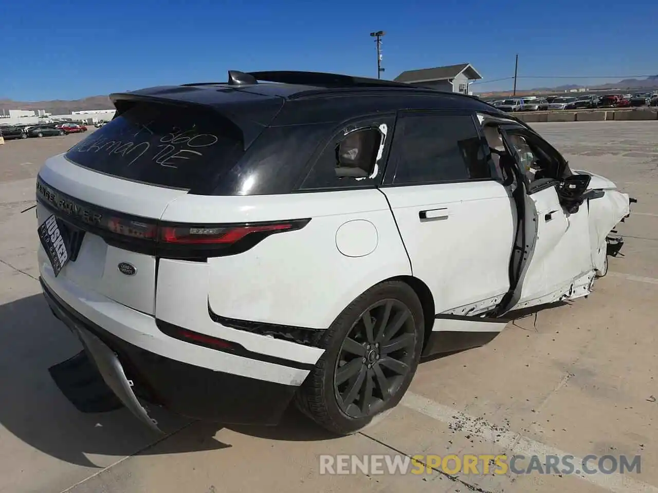 4 Photograph of a damaged car SALYK2EX9LA262041 LAND ROVER RANGEROVER 2020