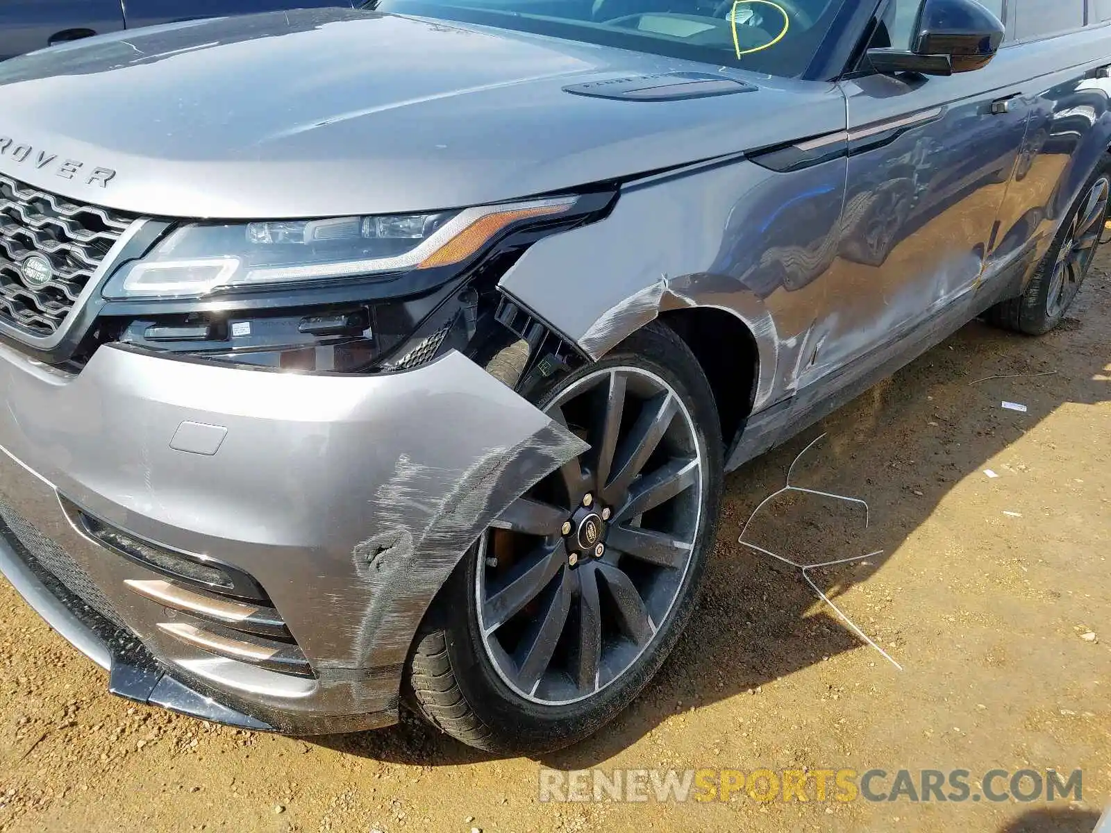 9 Photograph of a damaged car SALYK2EXXLA245670 LAND ROVER RANGEROVER 2020