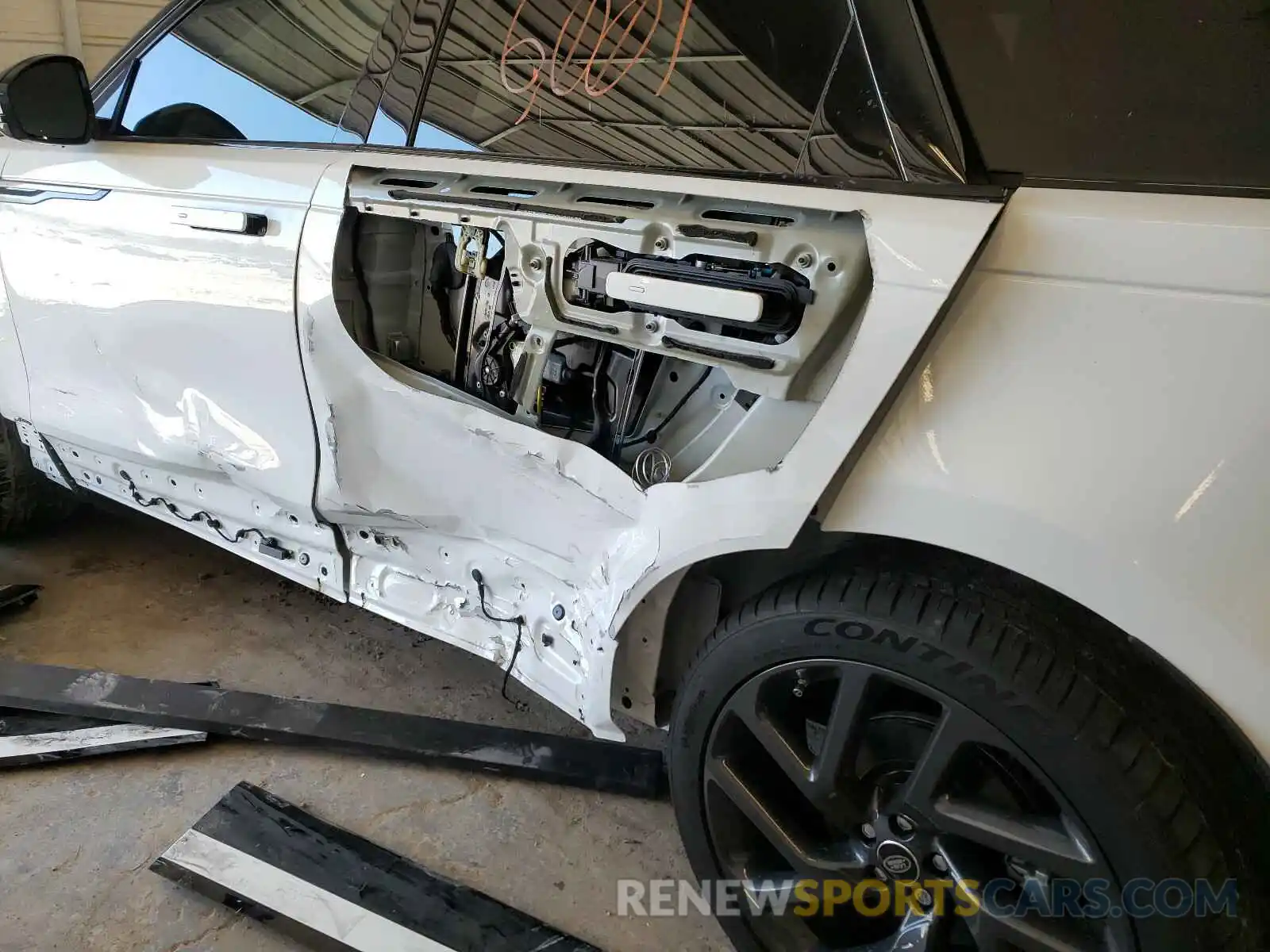 9 Photograph of a damaged car SALYK2EXXLA277342 LAND ROVER RANGEROVER 2020