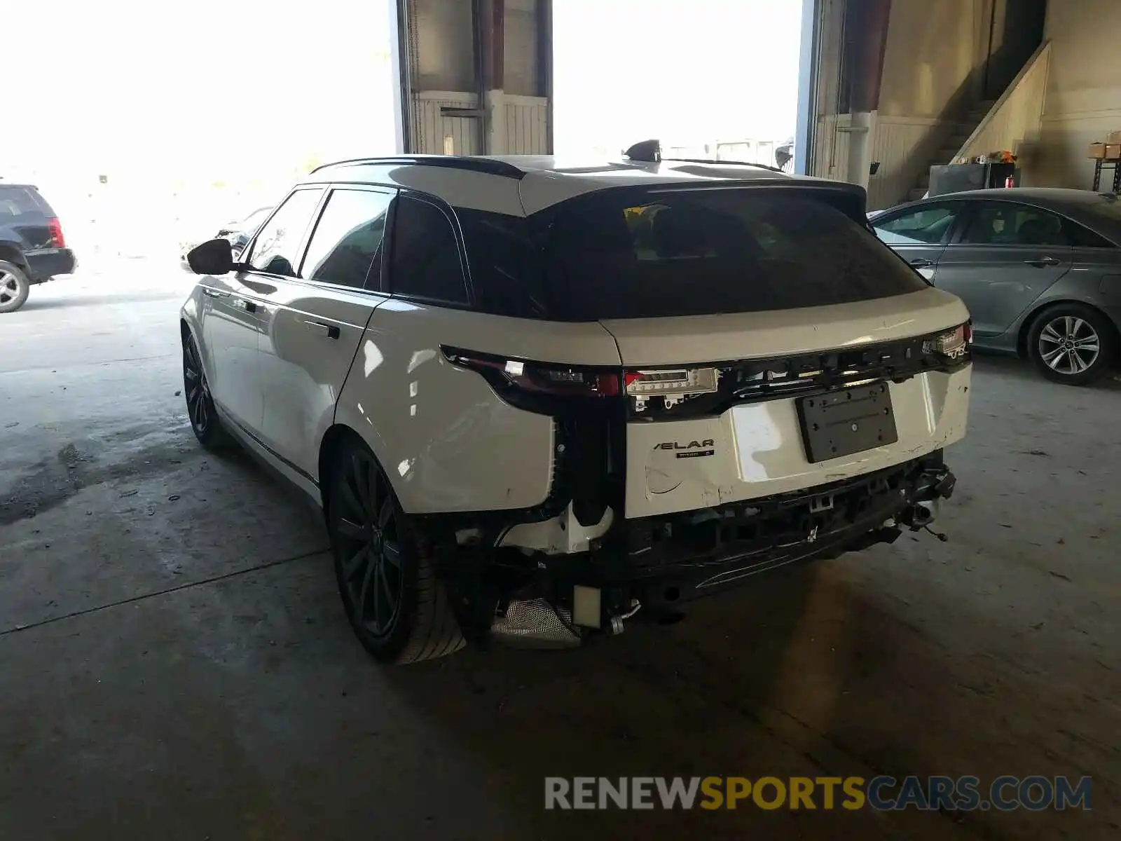 3 Photograph of a damaged car SALYK2FV3LA283660 LAND ROVER RANGEROVER 2020