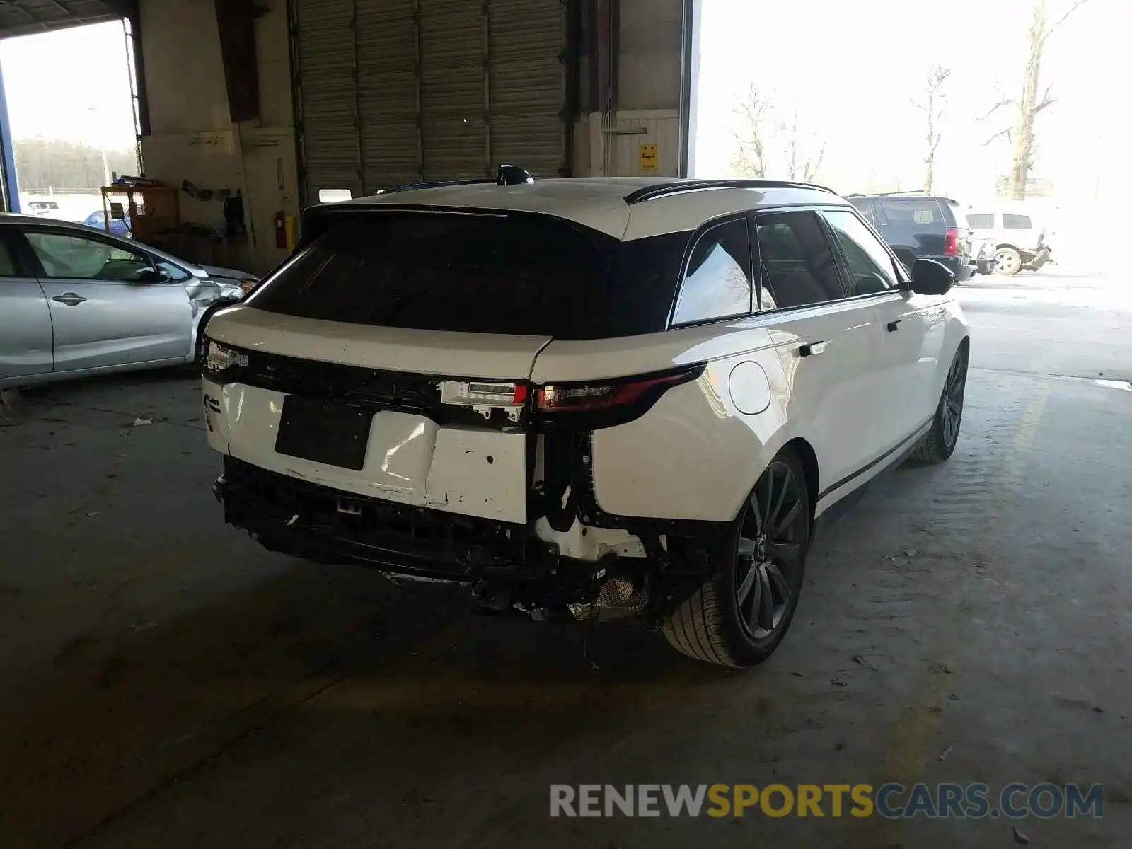 4 Photograph of a damaged car SALYK2FV3LA283660 LAND ROVER RANGEROVER 2020