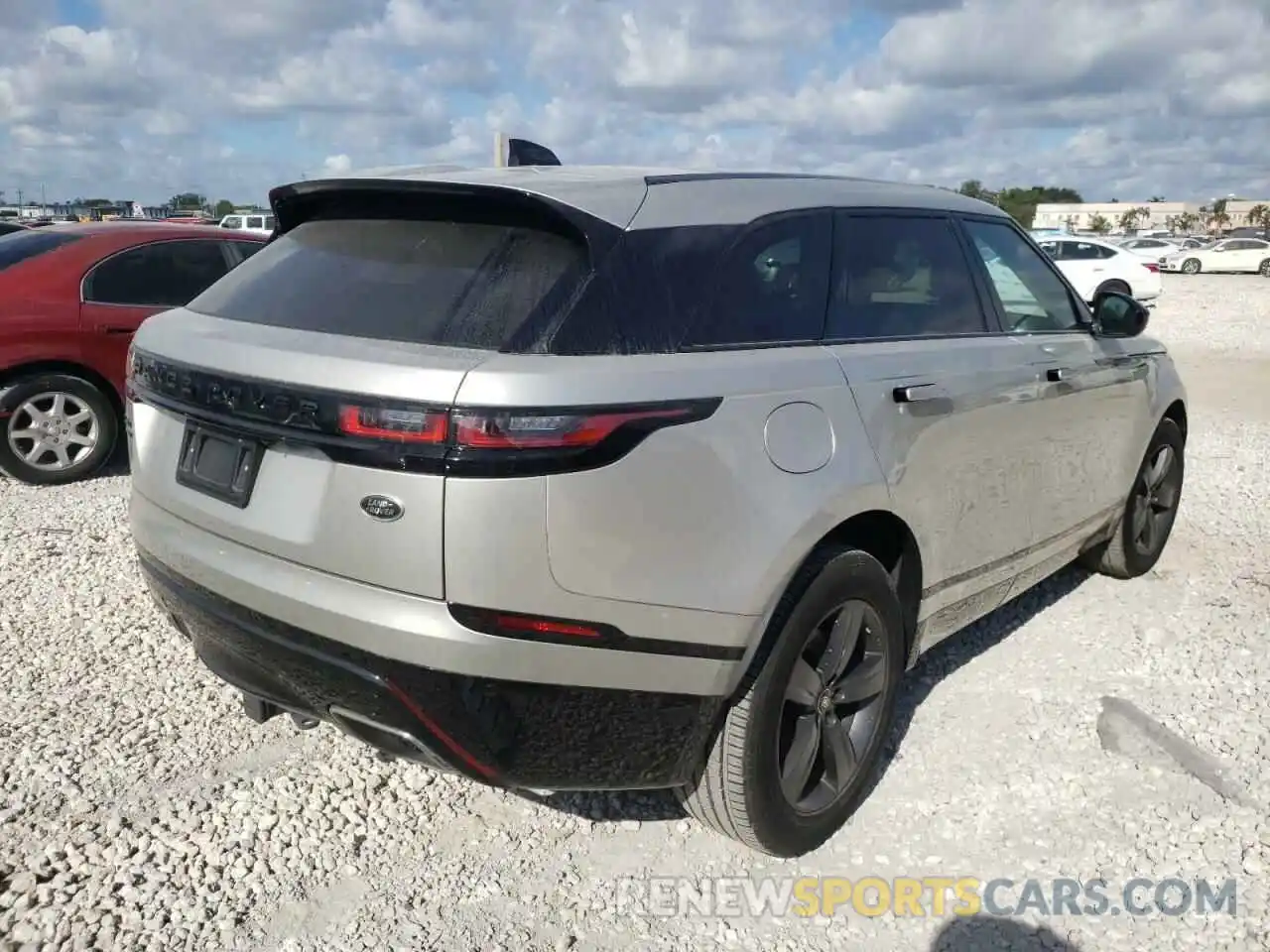 4 Photograph of a damaged car SALYK2FV4LA271839 LAND ROVER RANGEROVER 2020