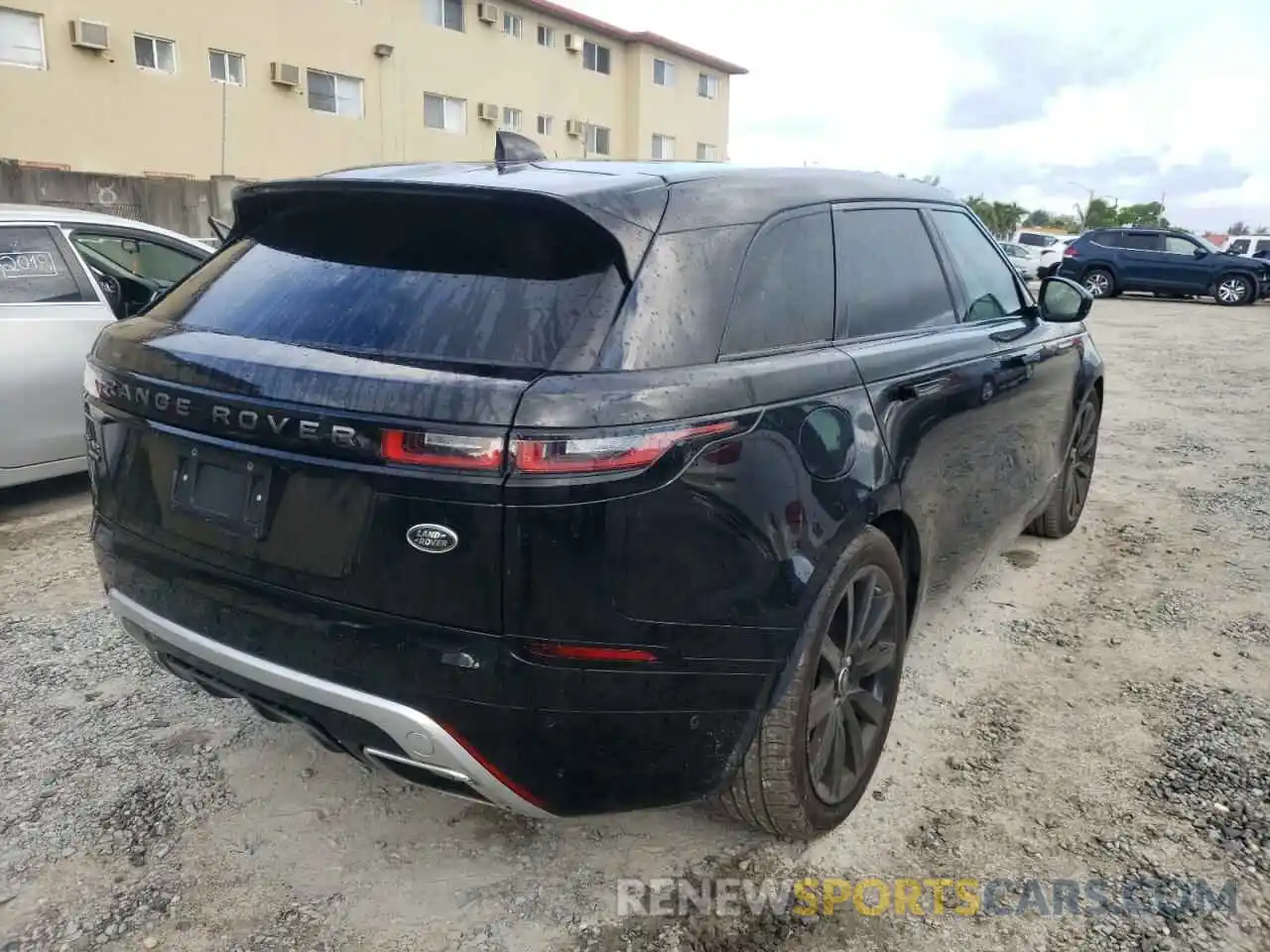 4 Photograph of a damaged car SALYM2EV0LA237957 LAND ROVER RANGEROVER 2020