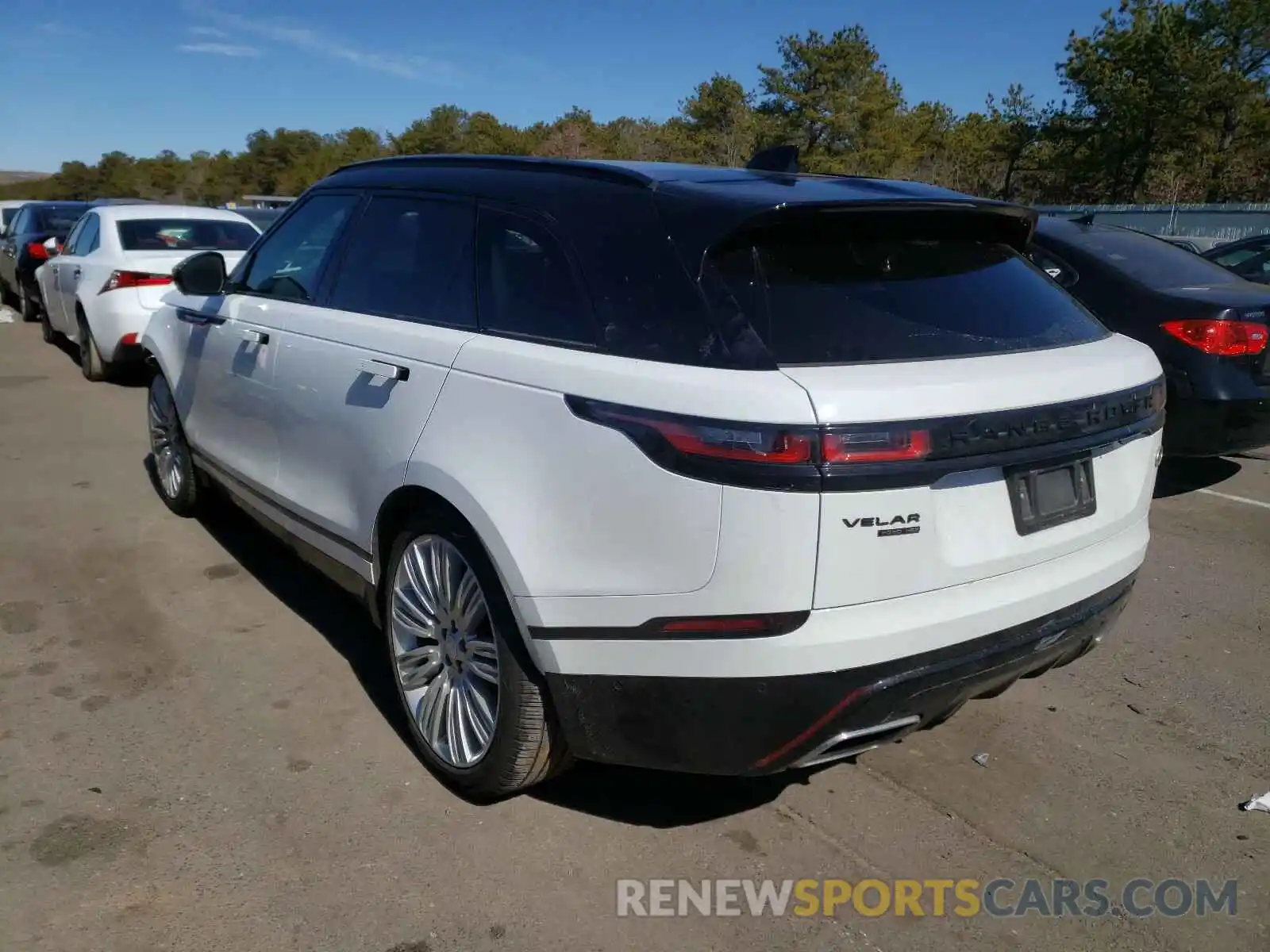 3 Photograph of a damaged car SALYM2EV2LA248944 LAND ROVER RANGEROVER 2020