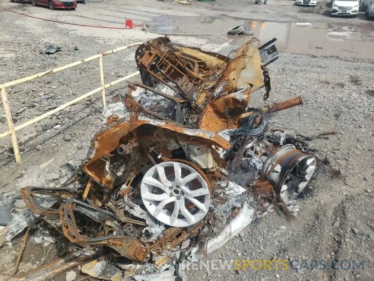 4 Photograph of a damaged car SALYU2EE5LA271487 LAND ROVER RANGEROVER 2020