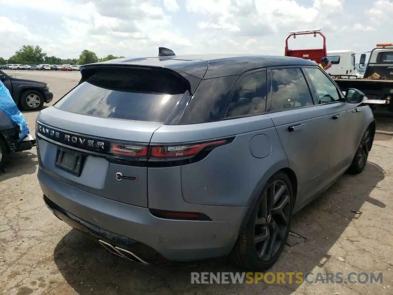 4 Photograph of a damaged car SALYU2EE8LA256689 LAND ROVER RANGEROVER 2020