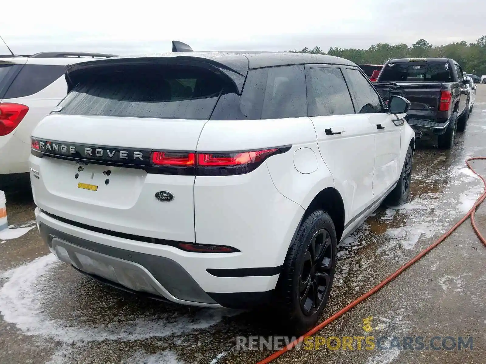 4 Photograph of a damaged car SALZJ2FX2LH005591 LAND ROVER RANGEROVER 2020