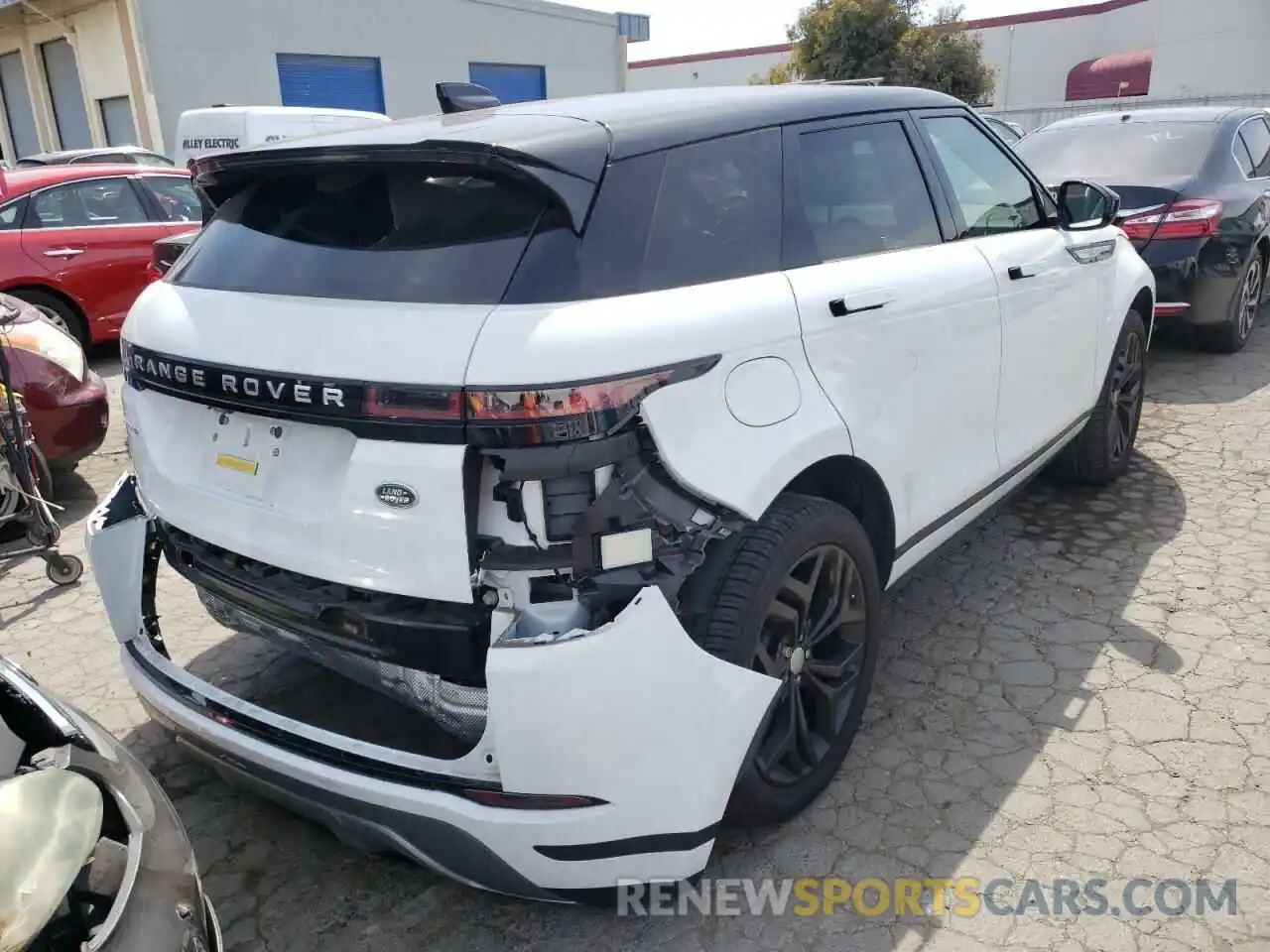 4 Photograph of a damaged car SALZJ2FX4LH055747 LAND ROVER RANGEROVER 2020