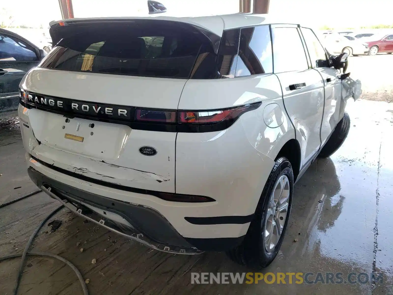 4 Photograph of a damaged car SALZJ2FX4LH112870 LAND ROVER RANGEROVER 2020