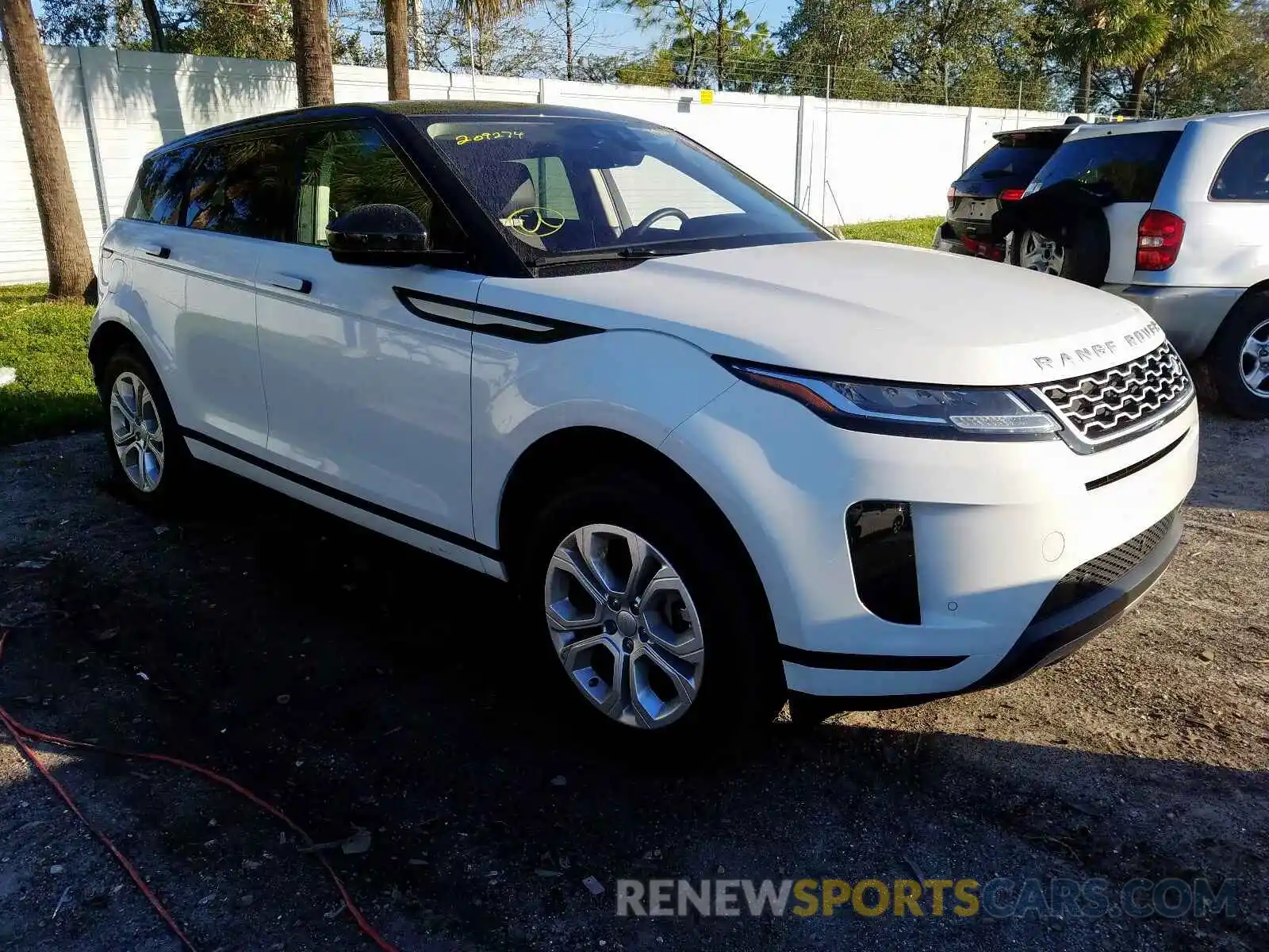 1 Photograph of a damaged car SALZJ2FX6LH005660 LAND ROVER RANGEROVER 2020