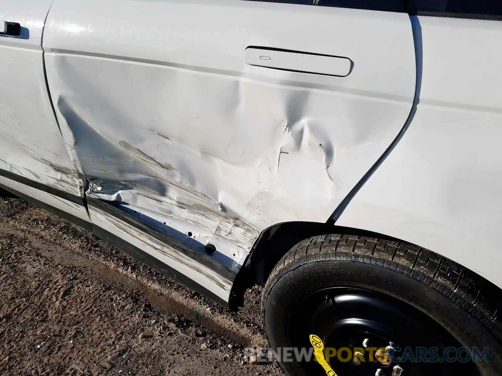 9 Photograph of a damaged car SALZJ2FX6LH005660 LAND ROVER RANGEROVER 2020