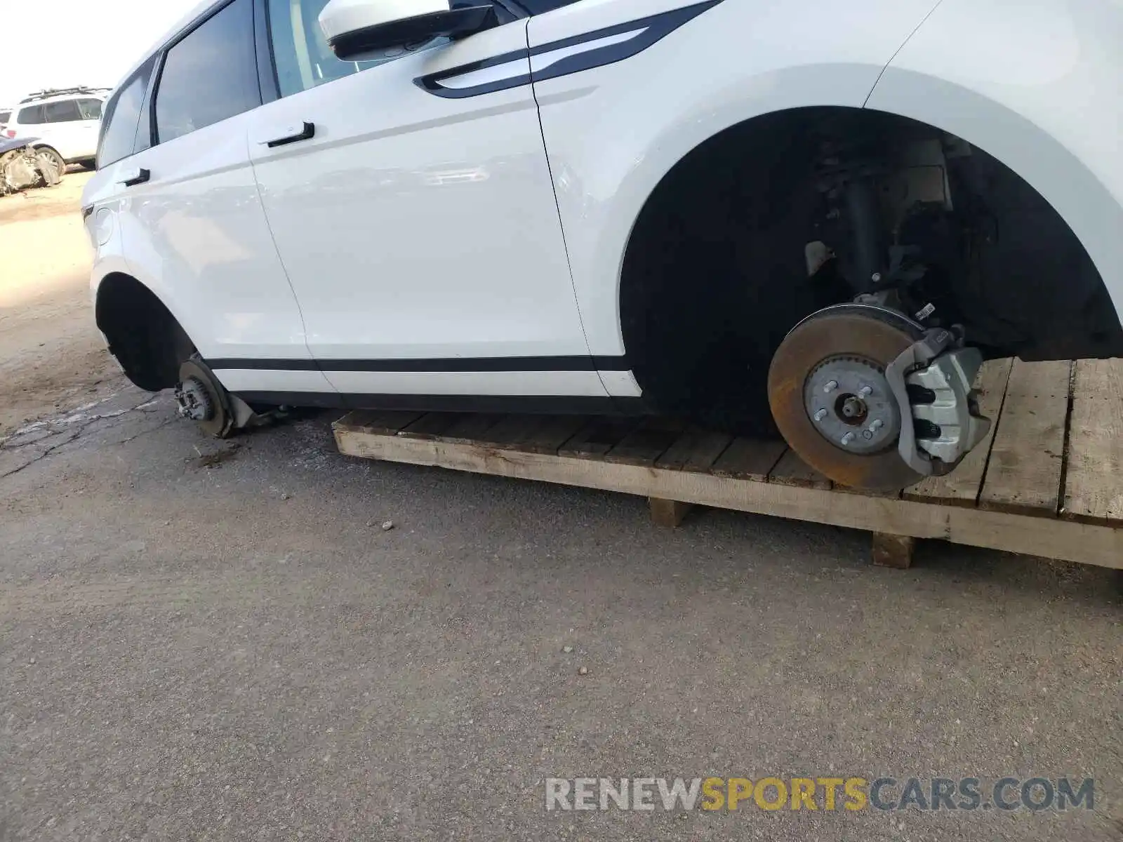 9 Photograph of a damaged car SALZJ2FX8LH101855 LAND ROVER RANGEROVER 2020