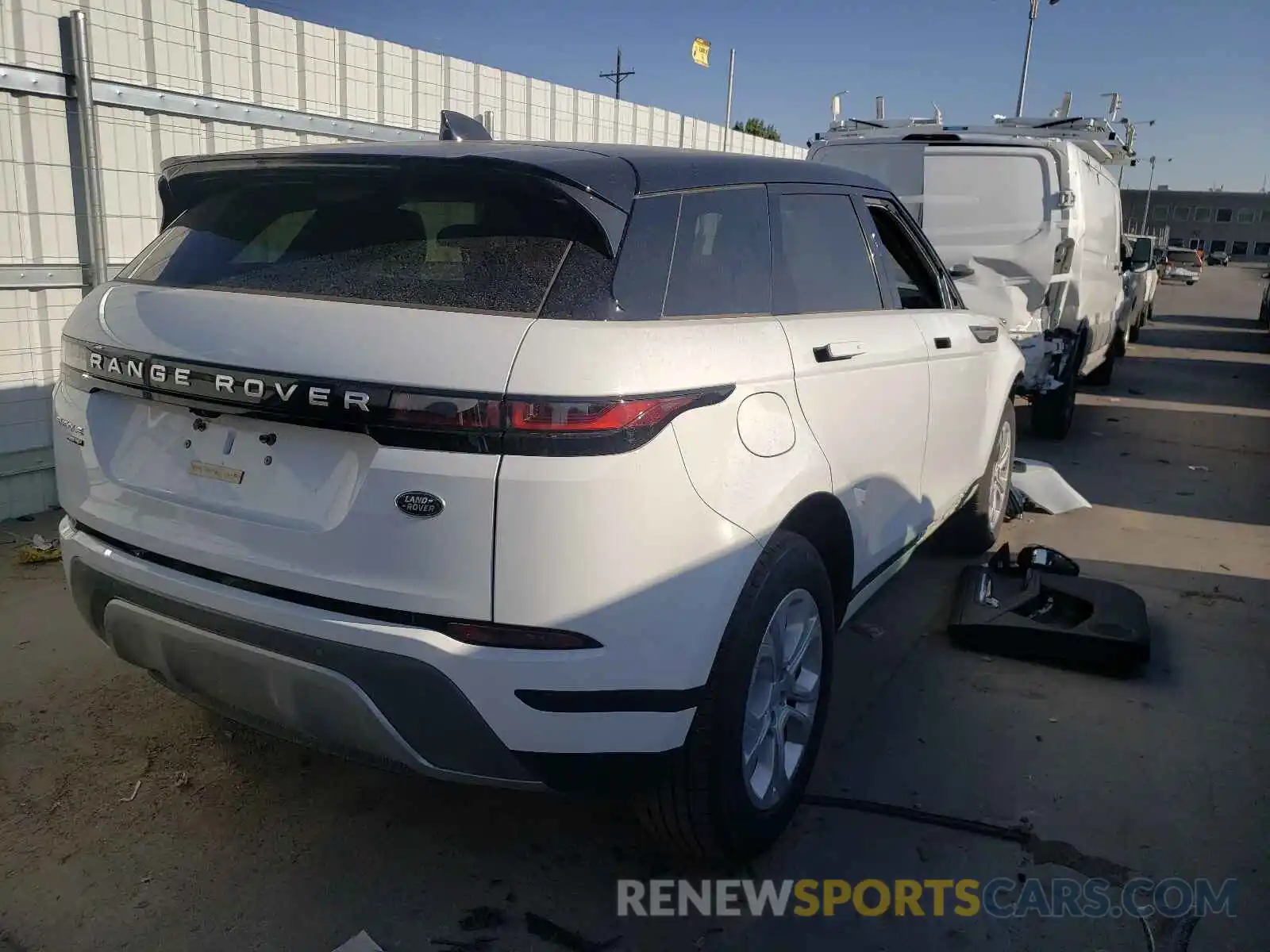 4 Photograph of a damaged car SALZJ2FX8LH106182 LAND ROVER RANGEROVER 2020