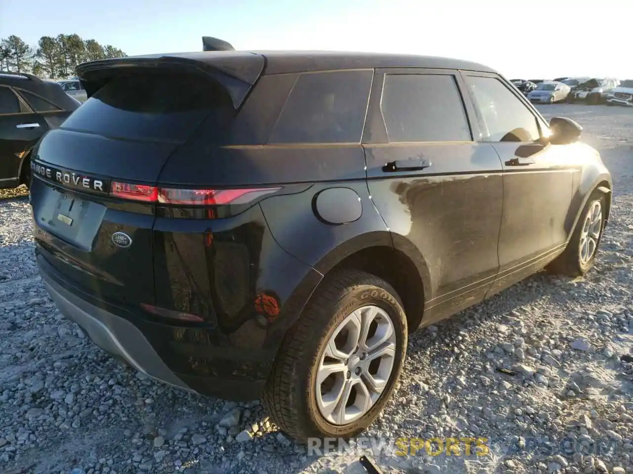 4 Photograph of a damaged car SALZJ2FXXLH007900 LAND ROVER RANGEROVER 2020