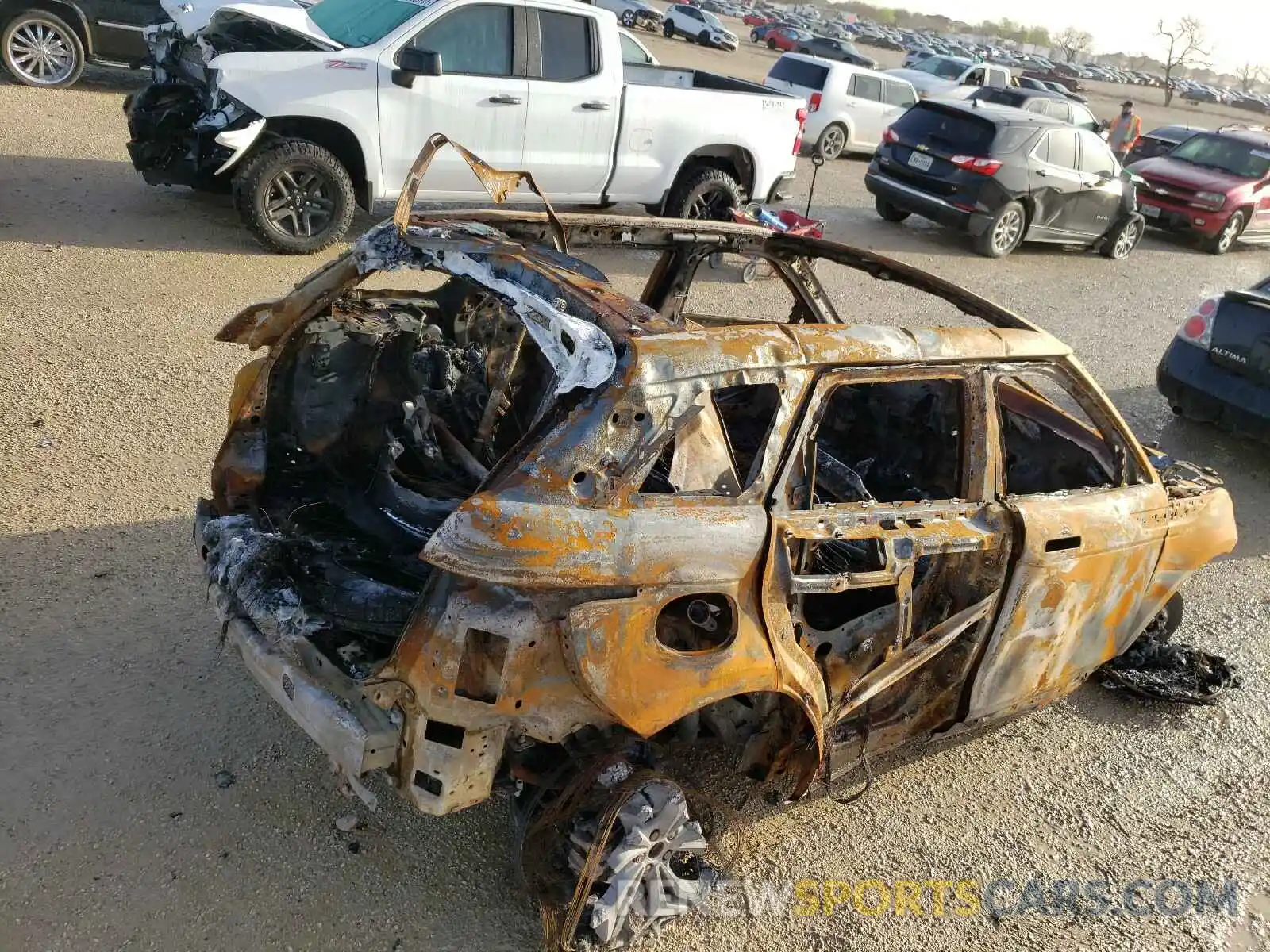 9 Photograph of a damaged car SALZL2FX0LH032783 LAND ROVER RANGEROVER 2020