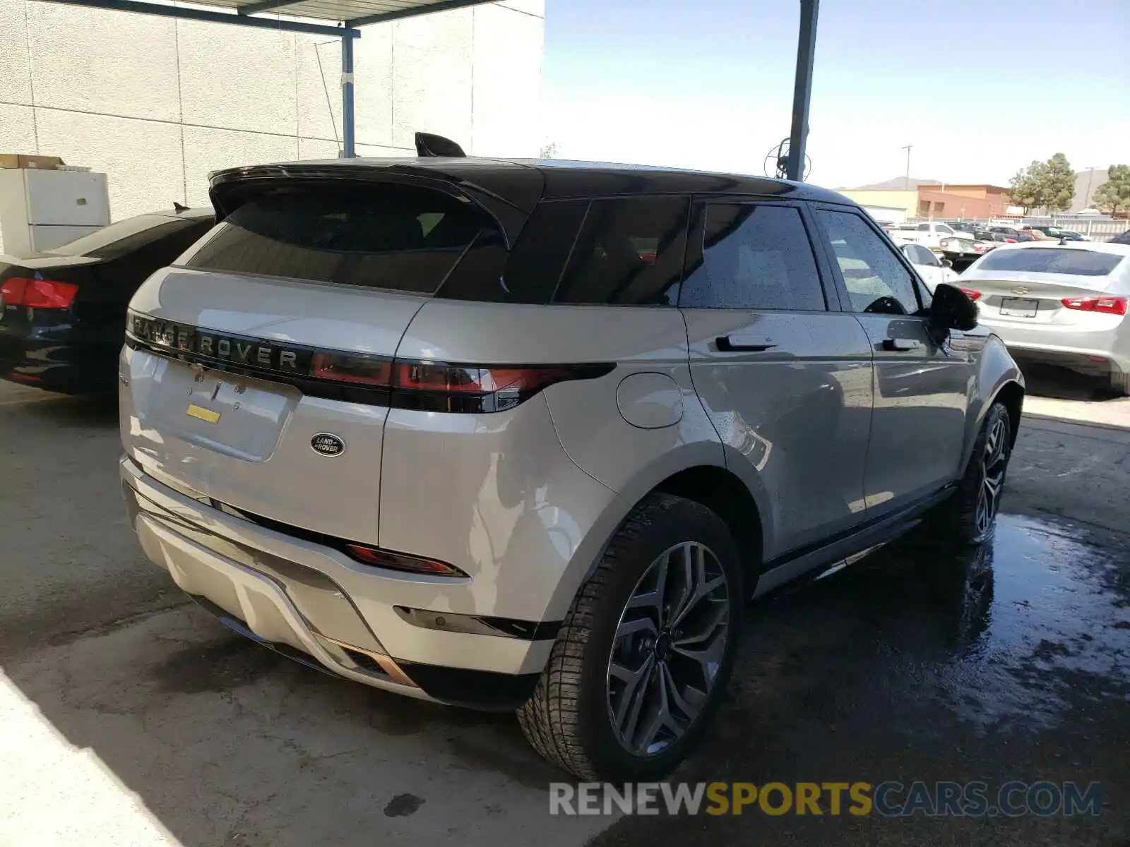 4 Photograph of a damaged car SALZL2FX1LH119852 LAND ROVER RANGEROVER 2020