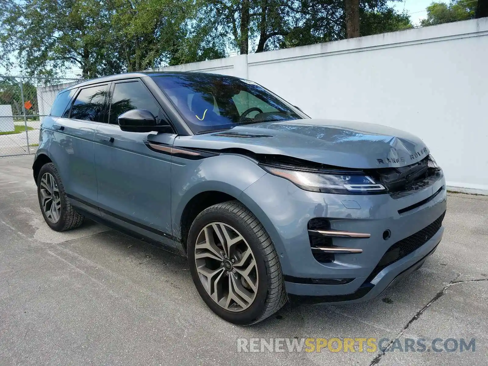 1 Photograph of a damaged car SALZL2FX7LH022848 LAND ROVER RANGEROVER 2020