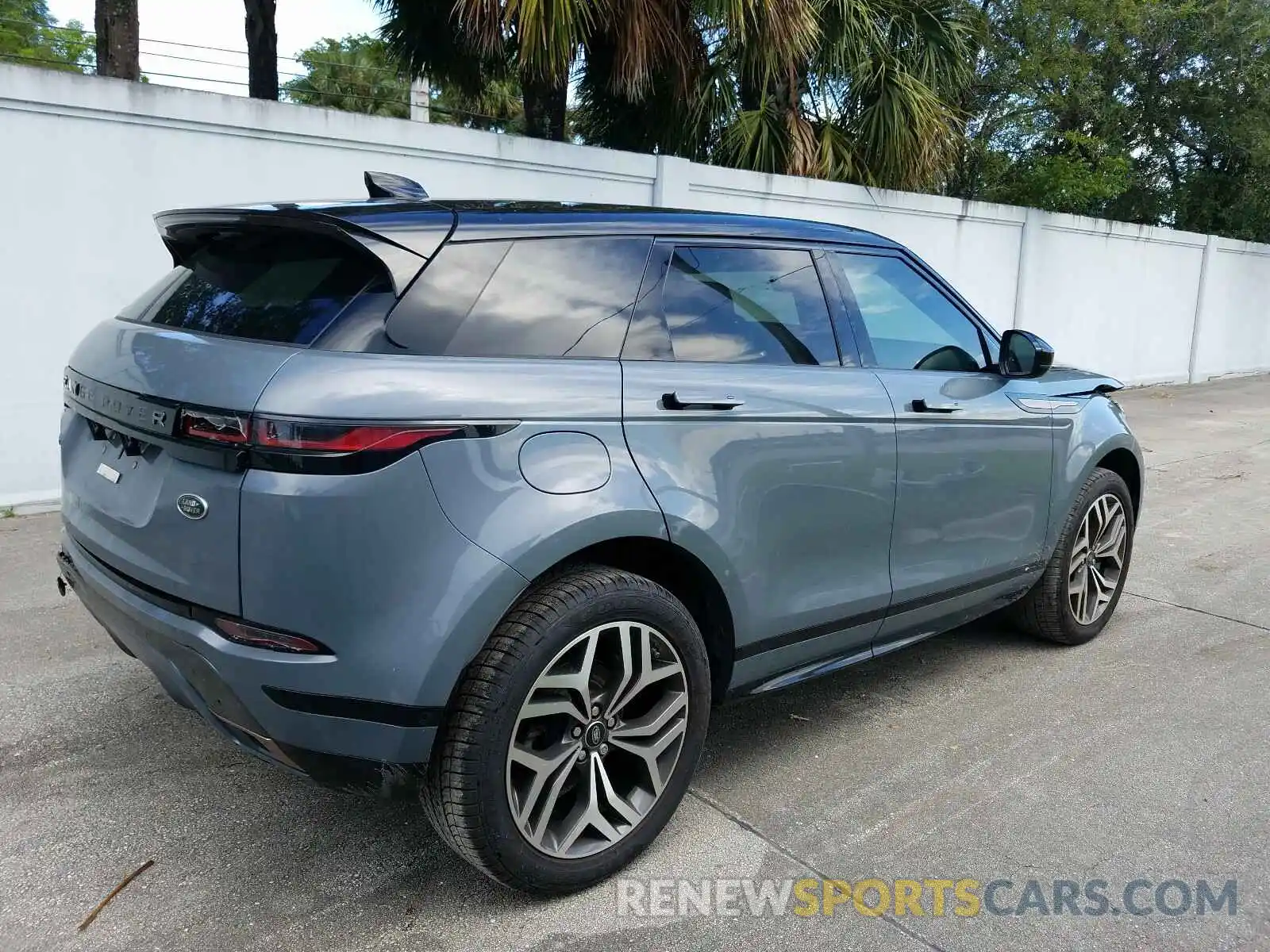 4 Photograph of a damaged car SALZL2FX7LH022848 LAND ROVER RANGEROVER 2020