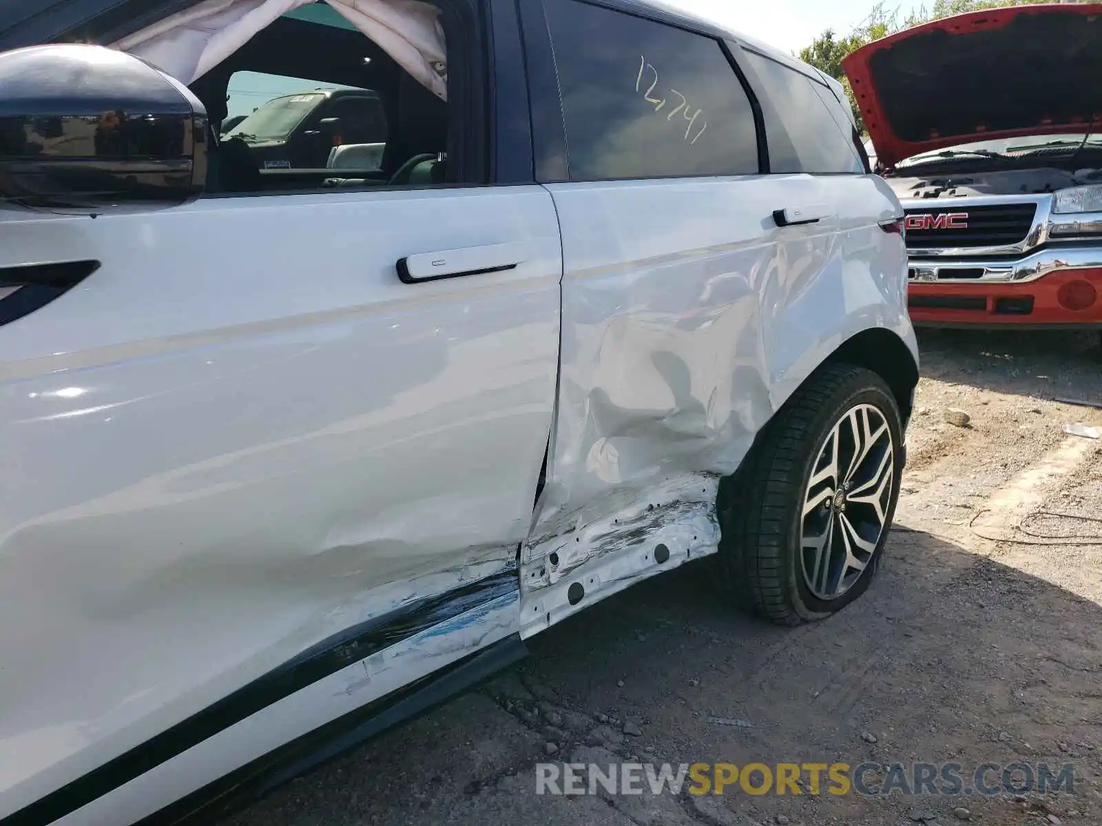 9 Photograph of a damaged car SALZL2FX7LH068728 LAND ROVER RANGEROVER 2020